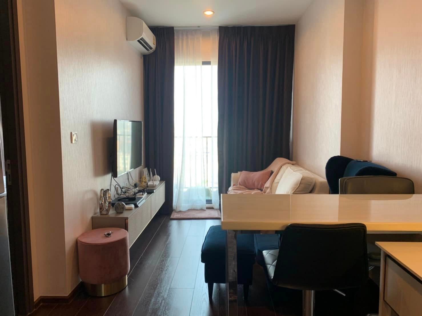 C Ekkamai · 1 Bed Condo, 30.37 sqm, for Sale or Rent