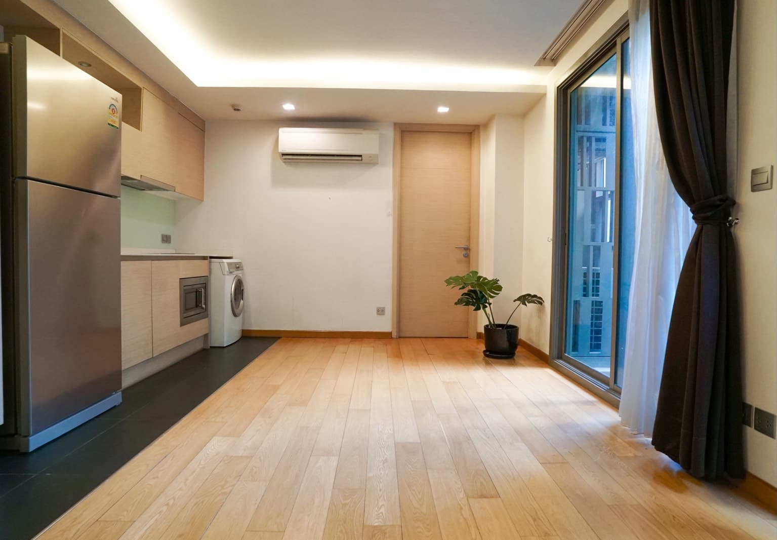 Via Botani · 1 Bed Condo, 41.65 sqm, for Sale or Rent