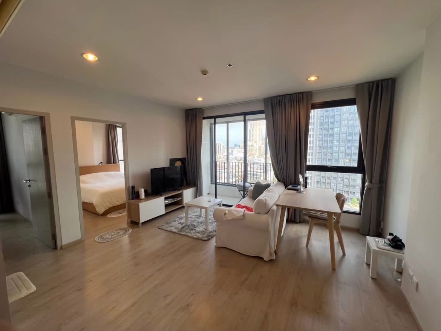 Ideo Q Ratchathewi · 2 Beds Condo, 50.5 sqm, for Sale or Rent
