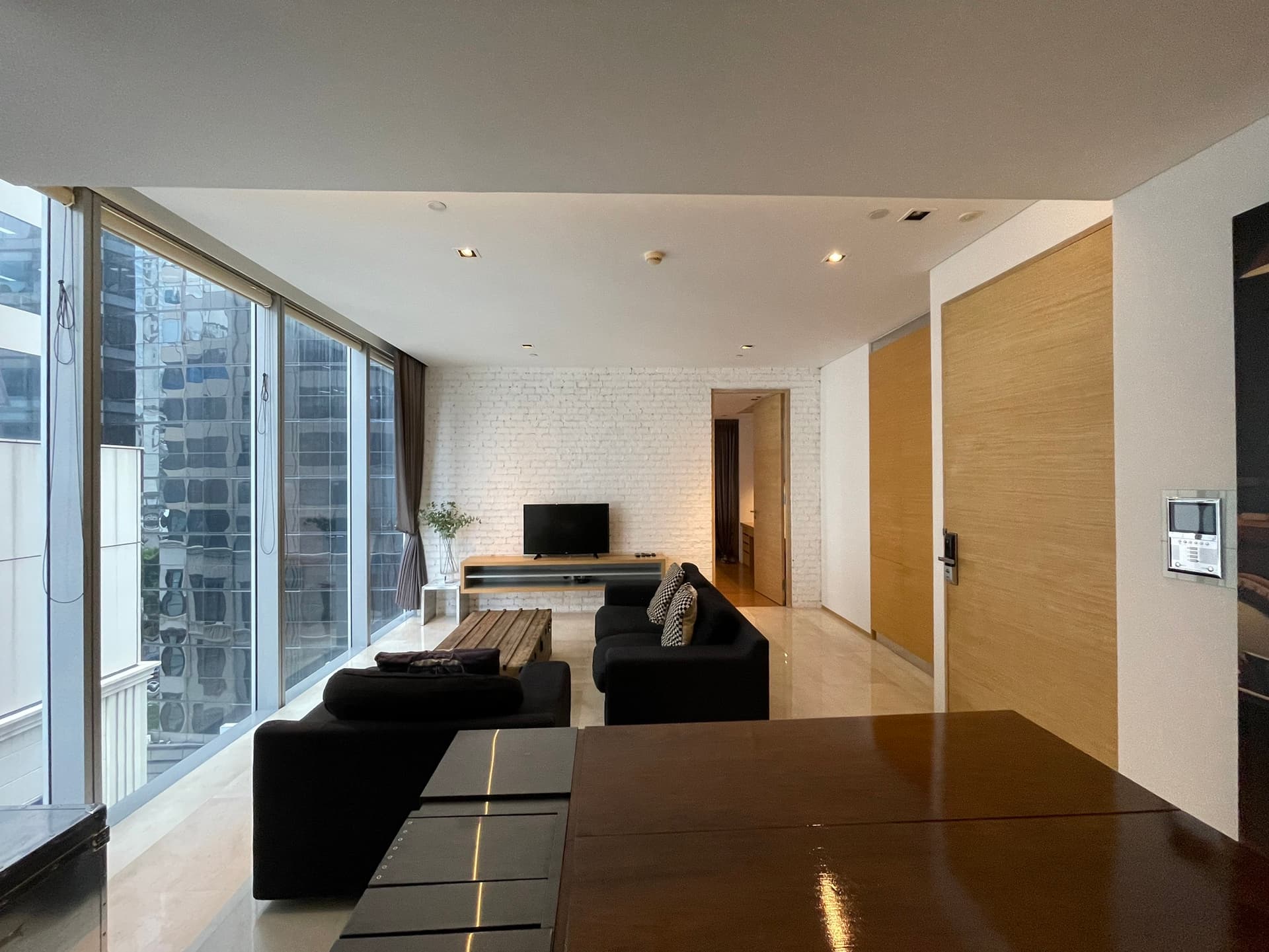 ขาย/เช่า คอนโด Saladaeng residences · 1 ห้องนอน · 65 ตร.ม.