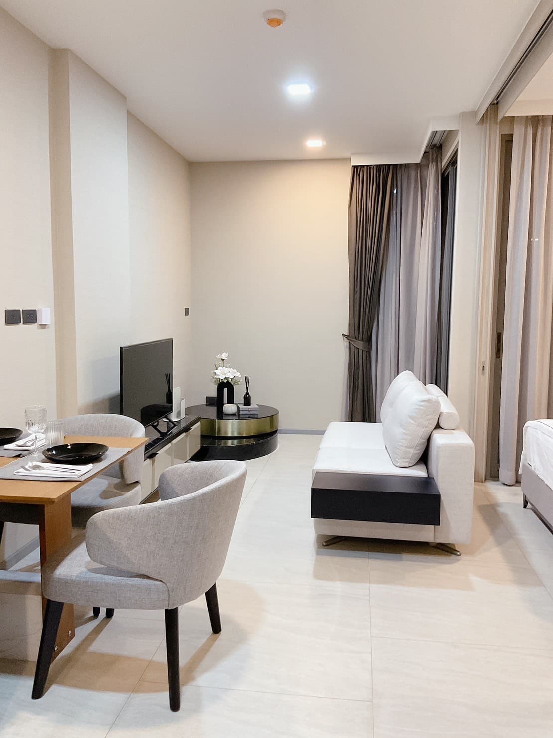ขาย/เช่า คอนโด FYNN Sukhumvit 31 · 1 ห้องนอน · 37 ตร.ม.