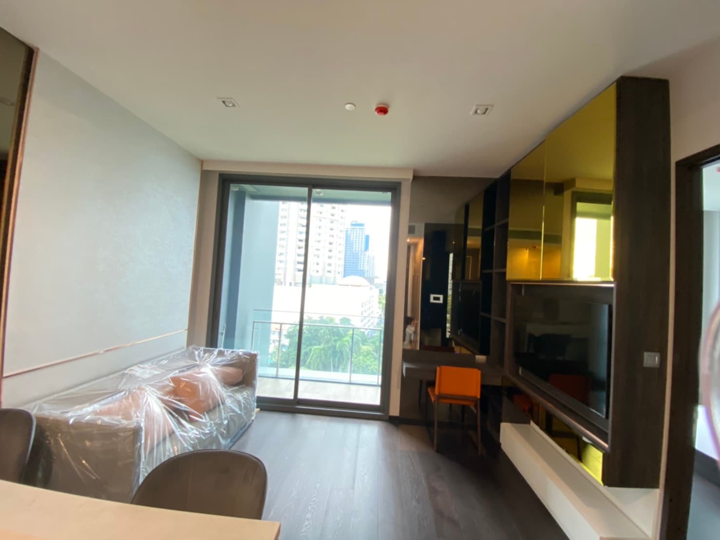 ขาย/เช่า คอนโด LAVIQ Sukhumvit 57 · 1 ห้องนอน · 39.98 ตร.ม.