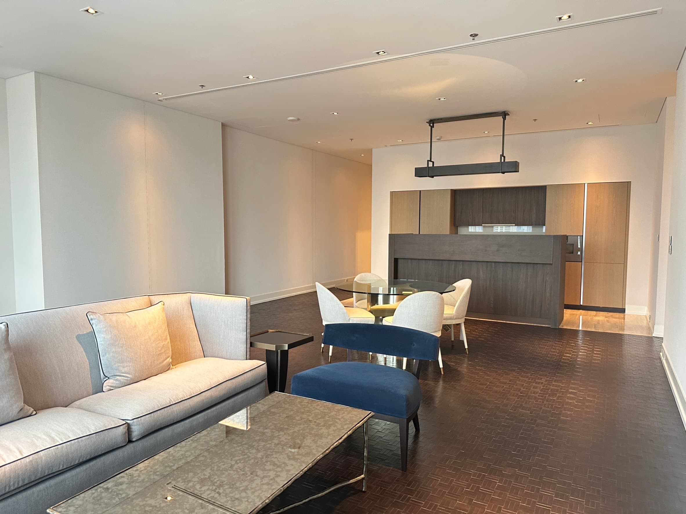 The Ritz Carlton Residence · 3 Beds Condo, 211 sqm, for Sale or Rent
