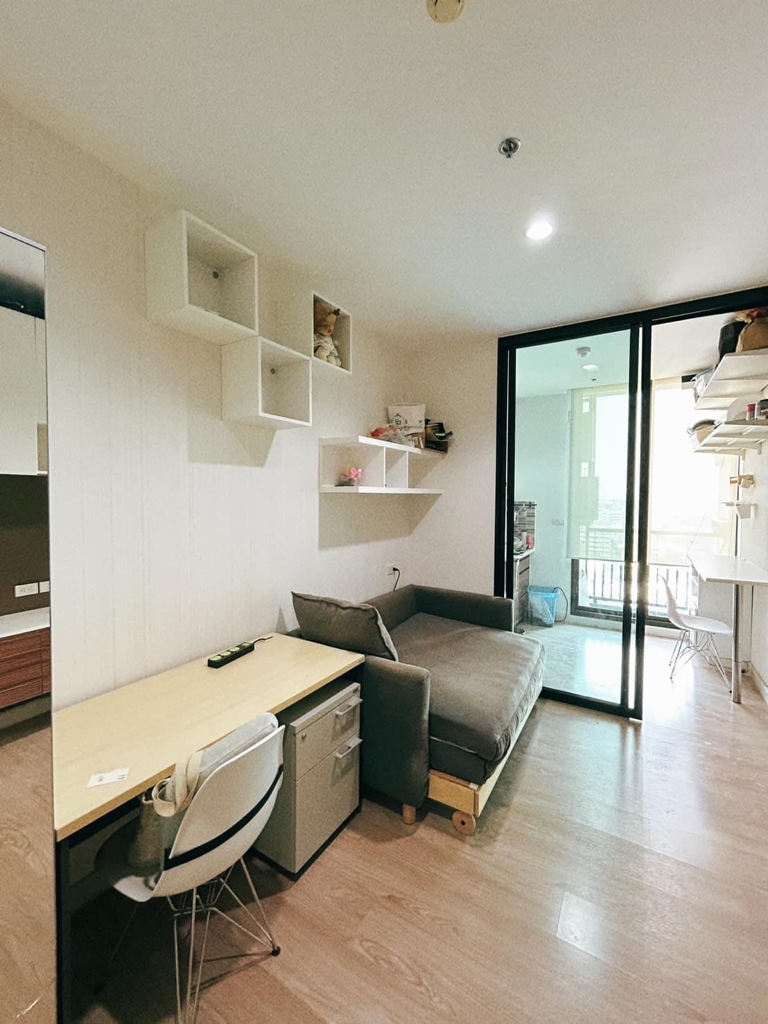 Luxury condo with a beautiful view in the heart of Ratchada, 34 sq.m. With swimming pool and fitness center, close to BTS Victory Monument!