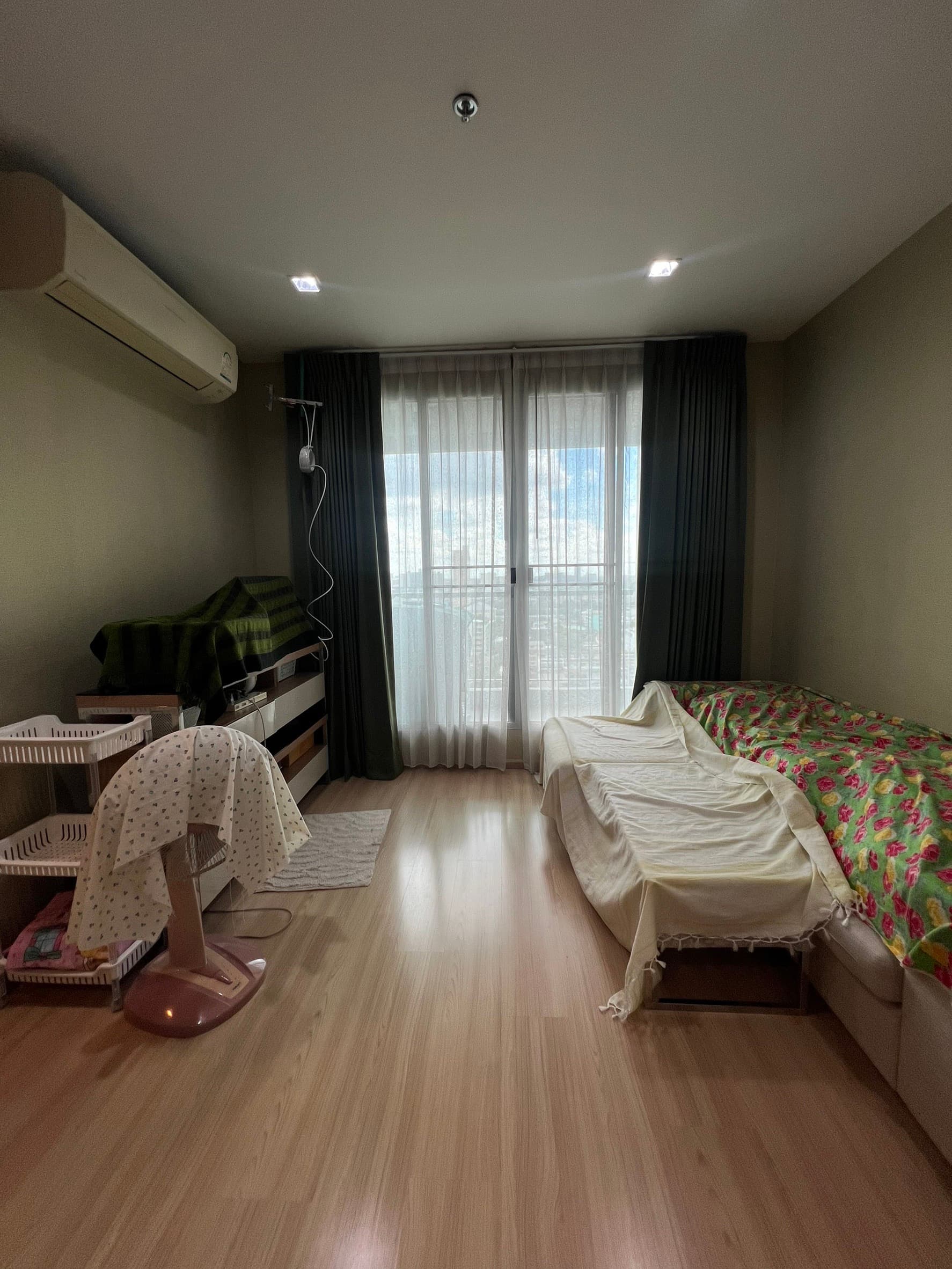 ขาย คอนโด Rhythm Phahol - Ari · 2 ห้องนอน · 59.8 ตร.ม.