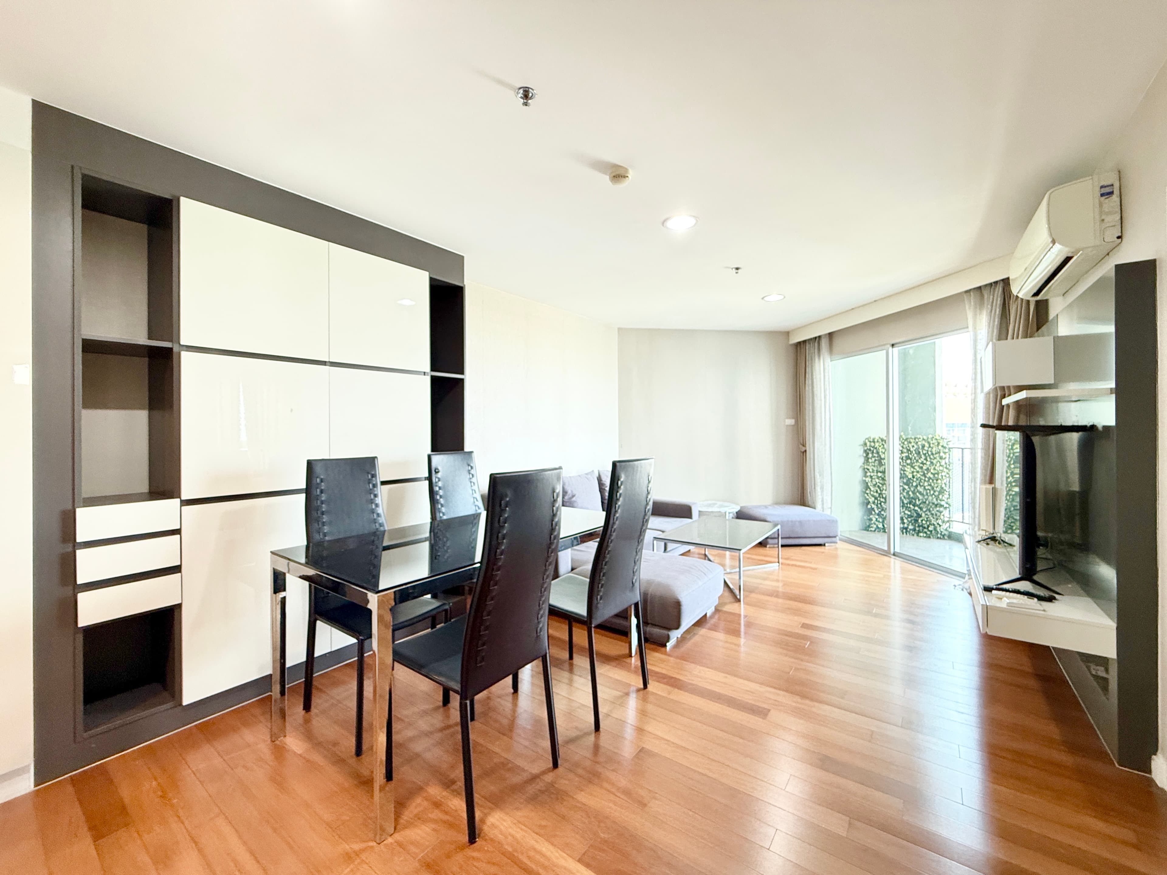 Belle Grand Rama 9 · 2 Beds Condo, 57 sqm, for Sale or Rent