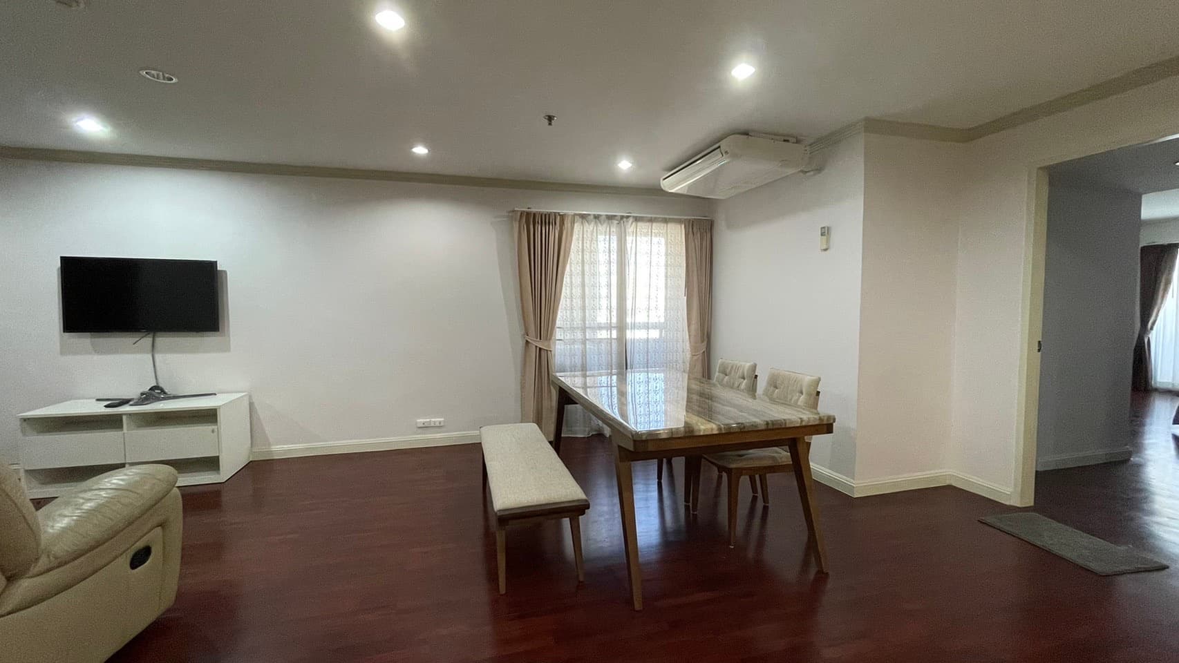 ขาย คอนโด Baan Suanpetch · 2 ห้องนอน · 135 ตร.ม.