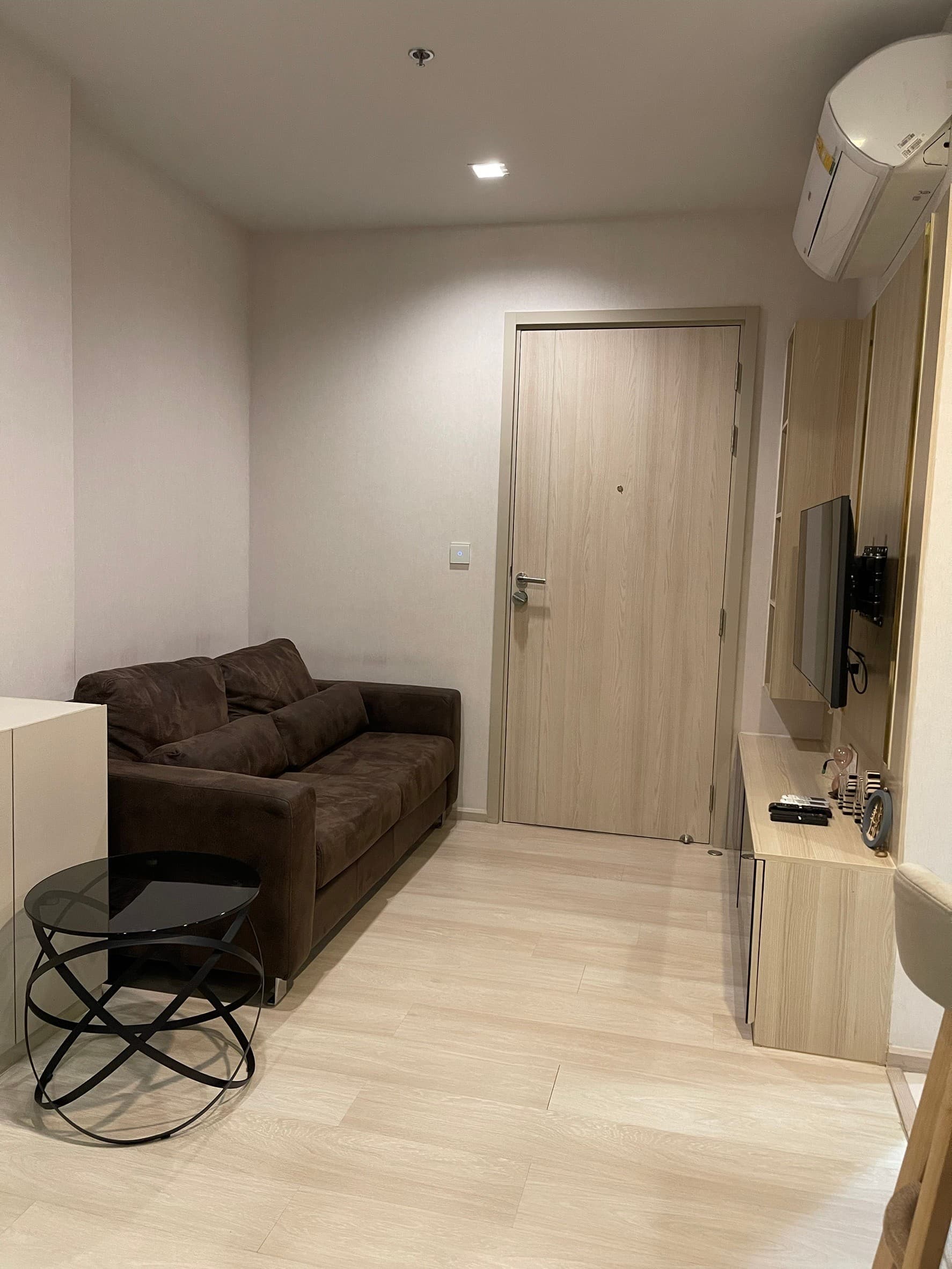 Life One Wireless · 1 Bed Condo, 35 sqm, for Sale or Rent