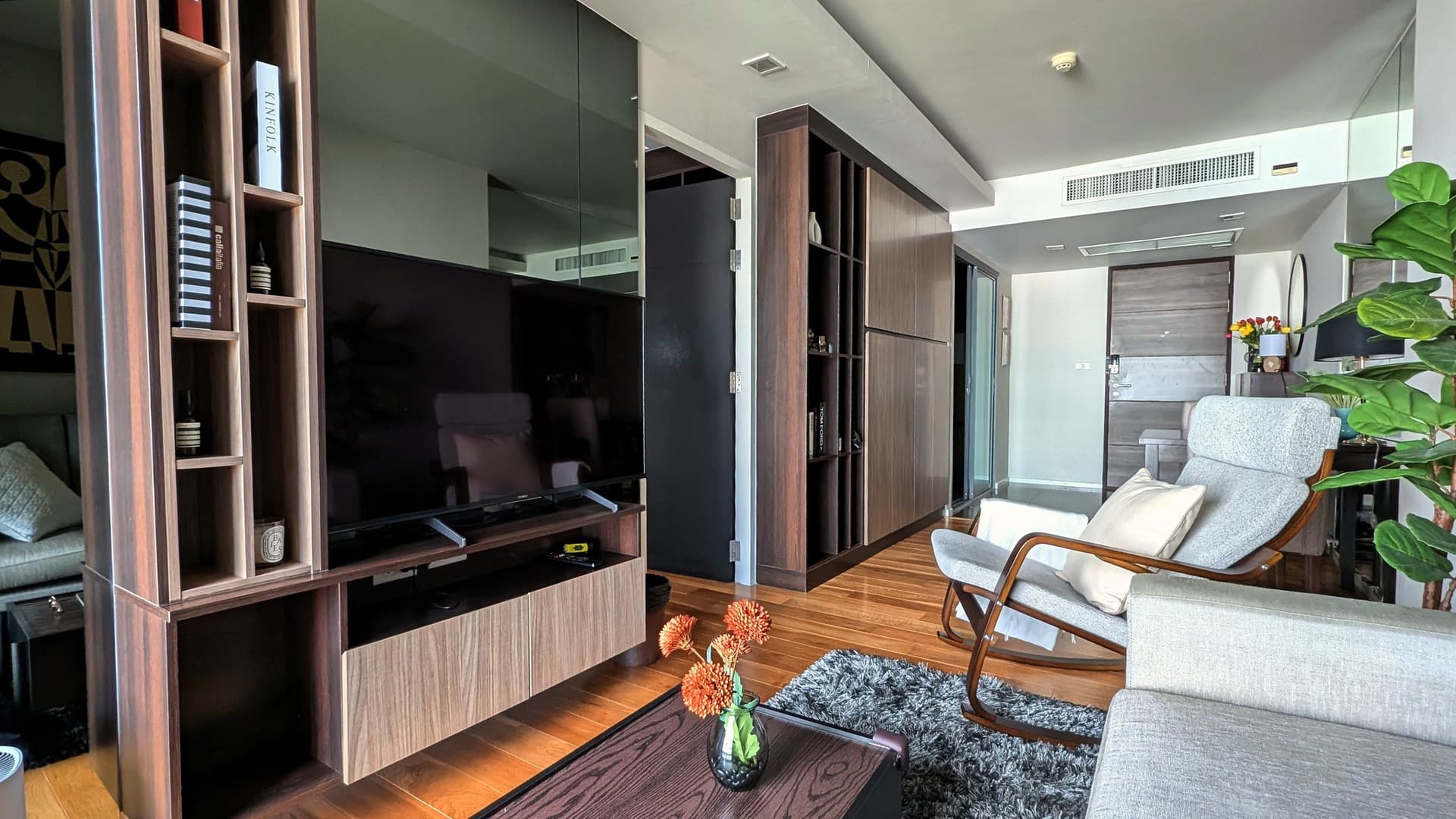 ให้เช่า คอนโด Focus Ploenchit · 1 ห้องนอน · 48 ตร.ม.