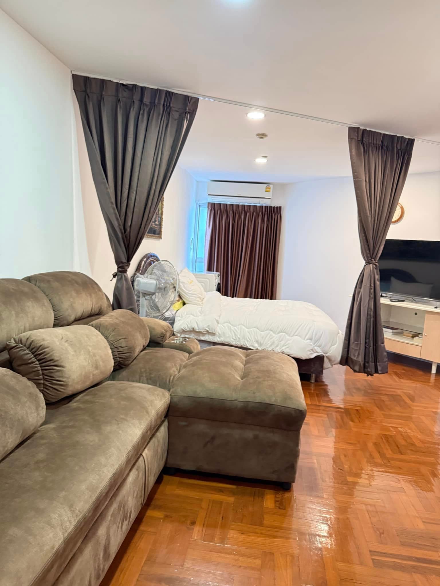 Wittayu Complex · 3 Beds Condo, 95 sqm, for Sale or Rent