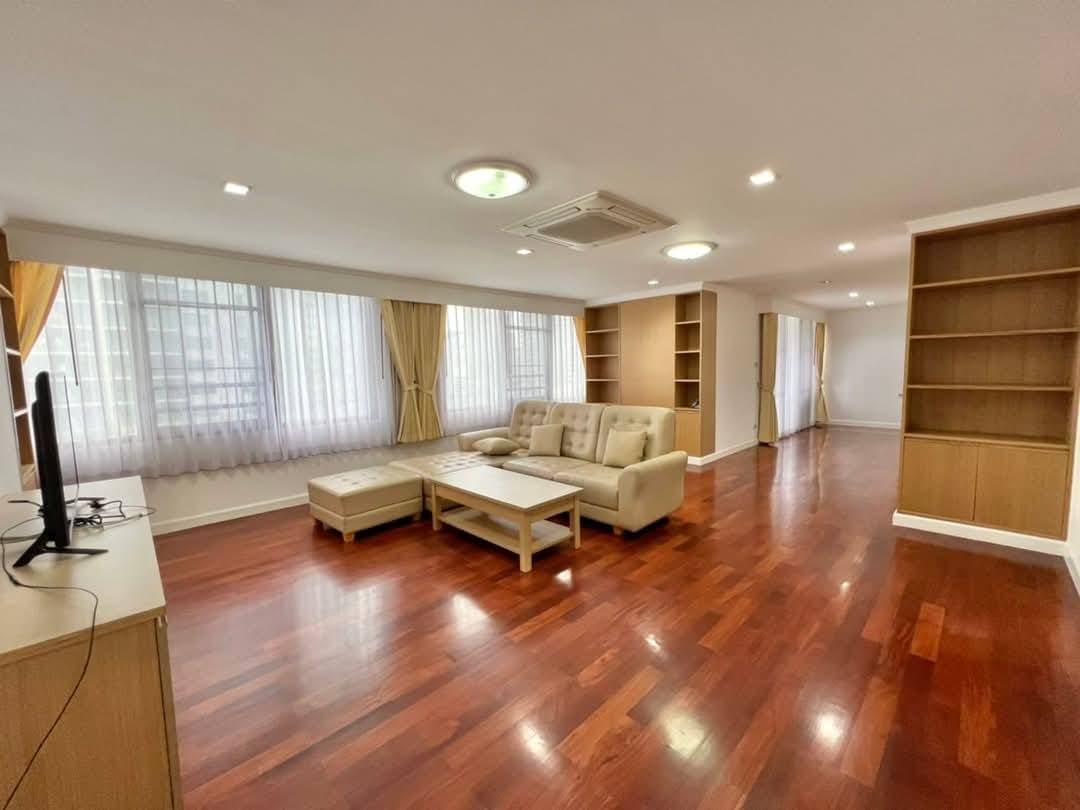 ให้เช่า คอนโด Acadamia Grand Tower · 3 ห้องนอน · 165 ตร.ม.