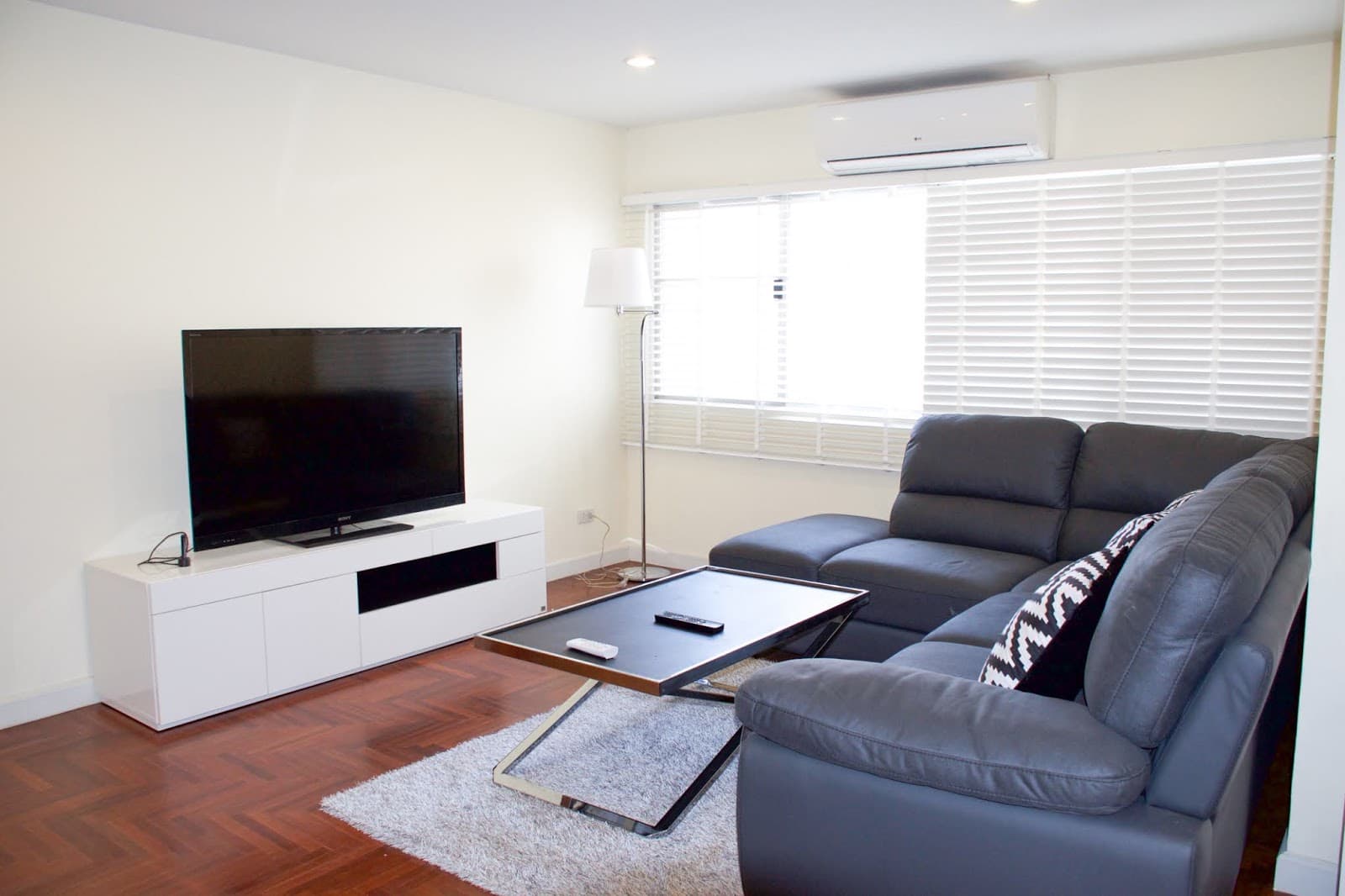 ให้เช่า คอนโด Silom Condominium · 2 ห้องนอน · 144 ตร.ม.