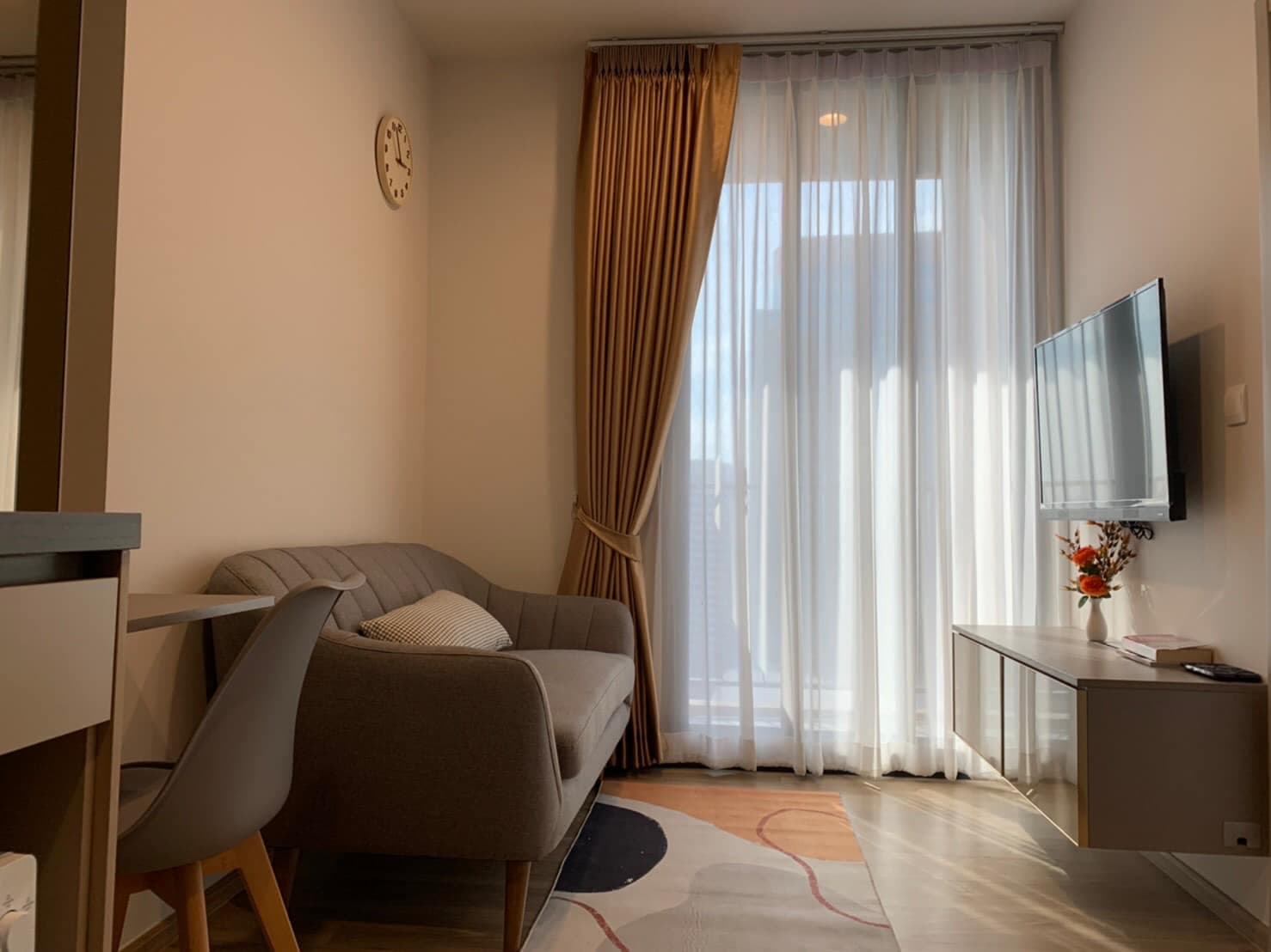 ให้เช่า คอนโด Oka Haus Sukhumvit 36 · 1 ห้องนอน · 27 ตร.ม.