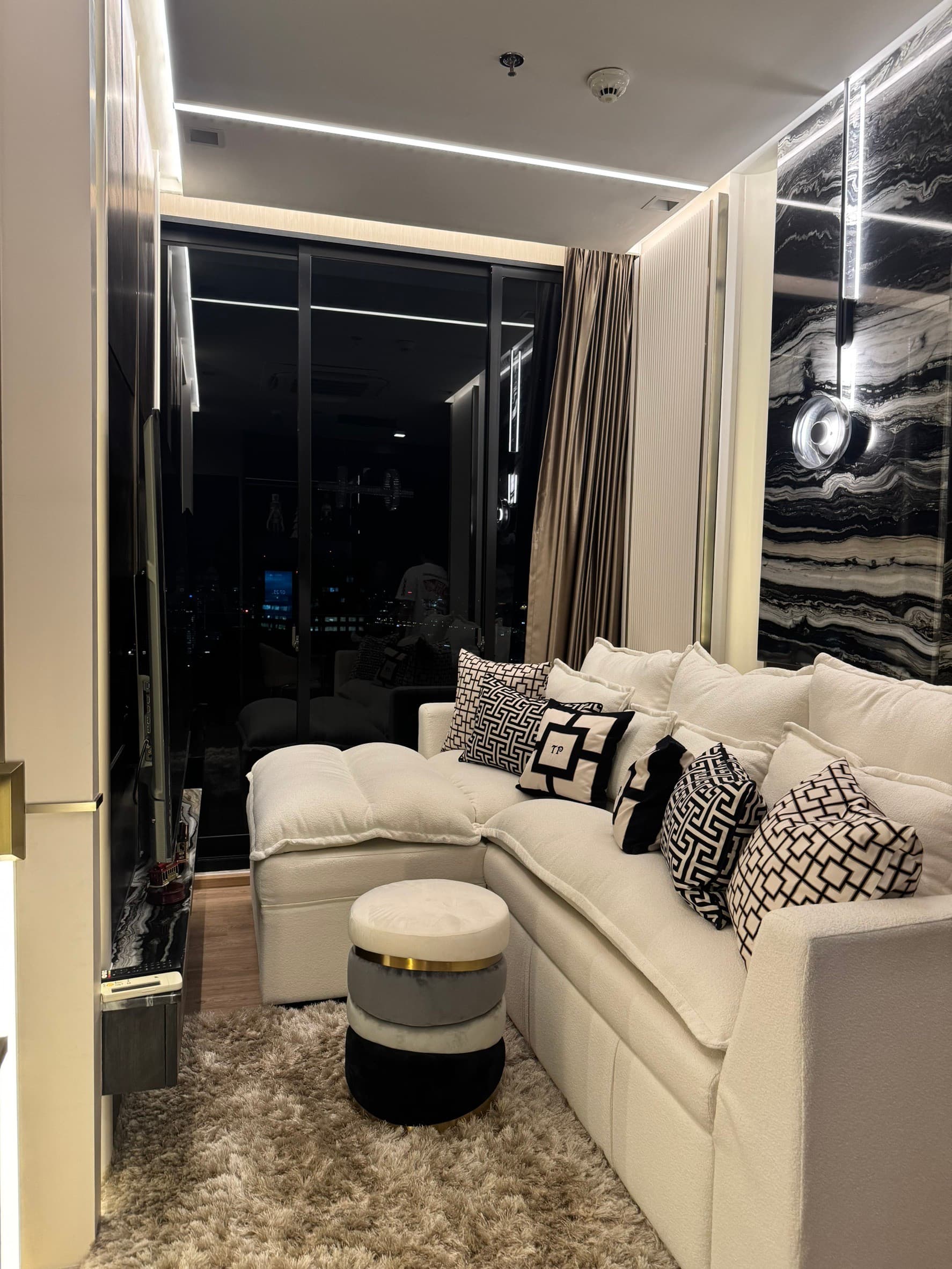 Noble Around Ari · 2 Beds Condo, 54 sqm, for Rent