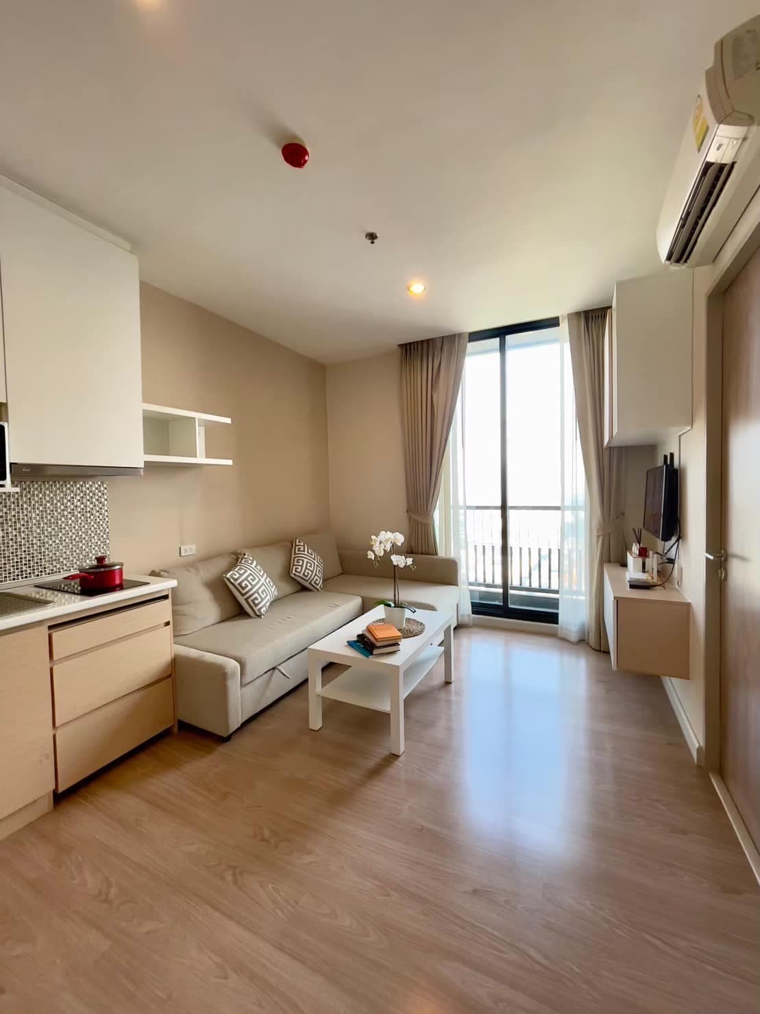 The Capital Ratchaprarop-Vibha condominium · 1 Bed Condo, 30 sqm, for Rent