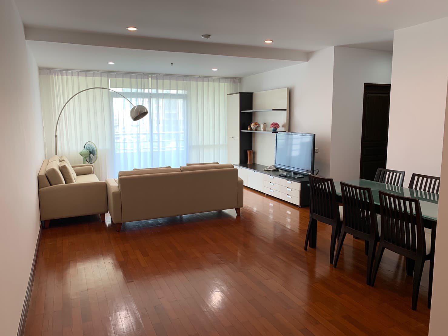 ให้เช่า คอนโด Grand Langsuan · 2 ห้องนอน · 100 ตร.ม.