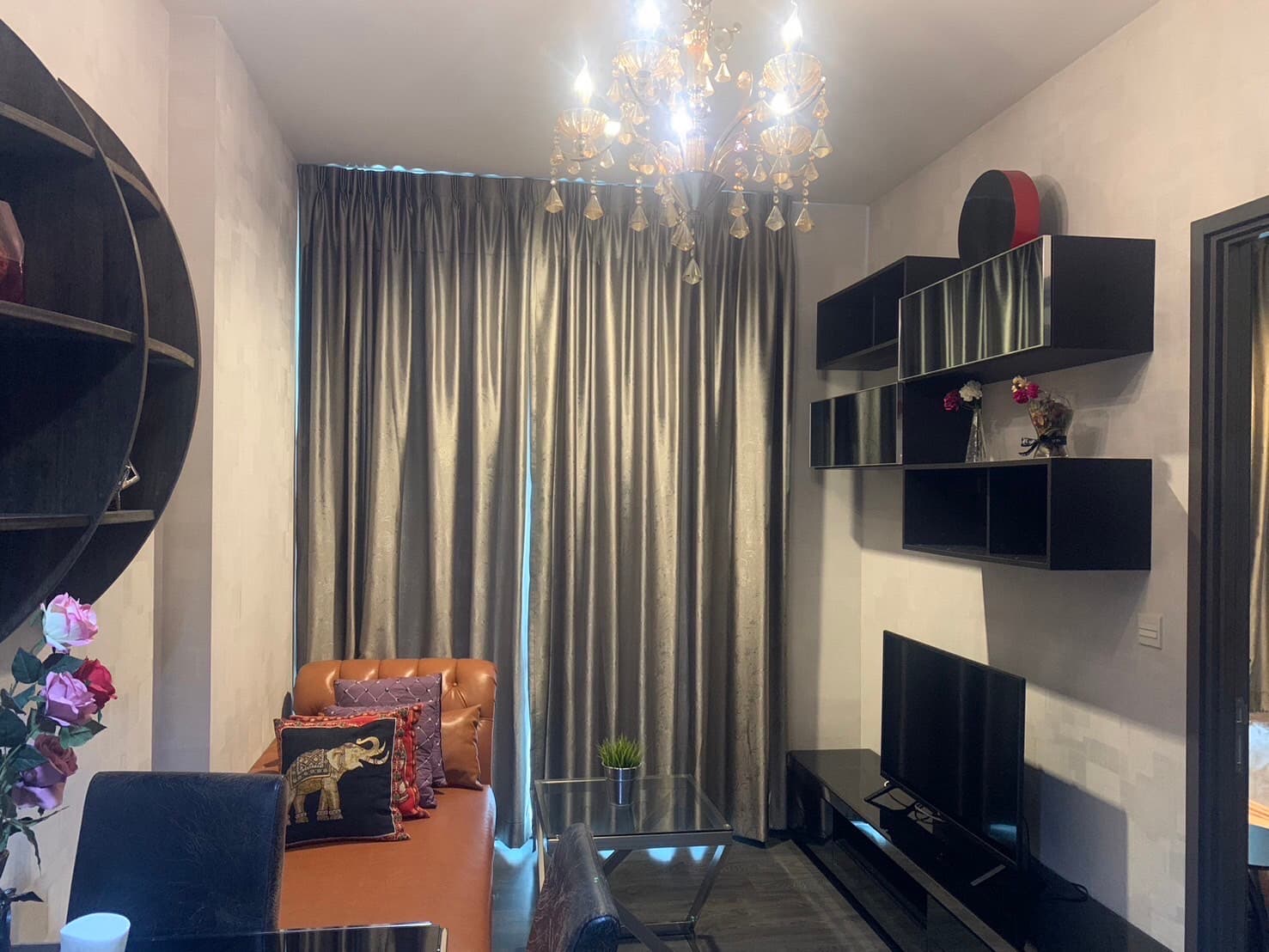 ขาย/เช่า คอนโด Edge Sukhumvit 23 · 1 ห้องนอน · 31 ตร.ม.
