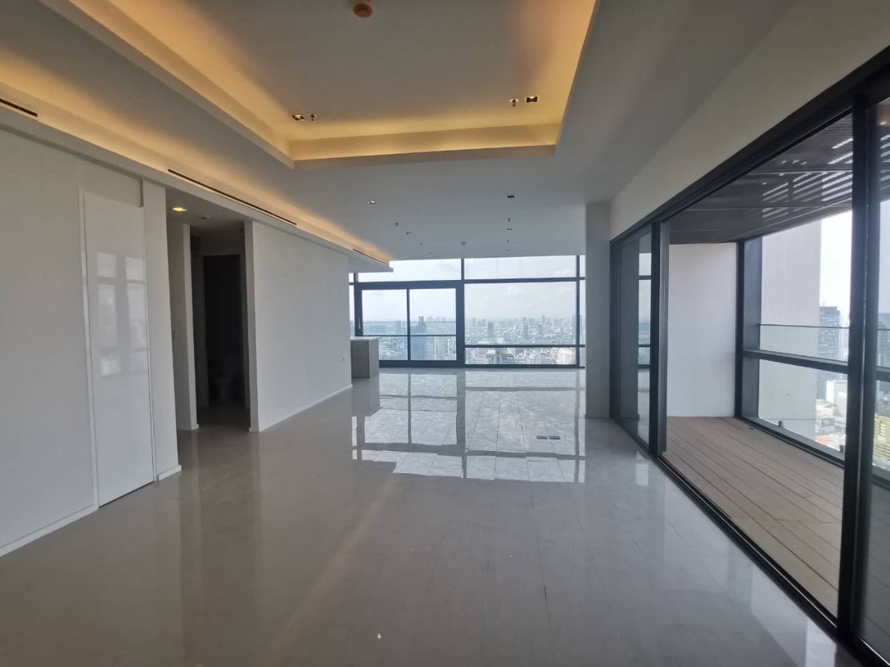 ขาย คอนโด Circle Living Prototype · 3 ห้องนอน · 220.02 ตร.ม.