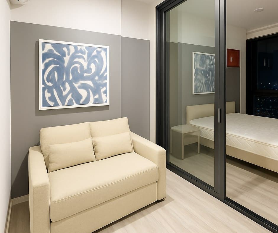 XT Huaikhwang · Studio Condo, 29 sqm, for Sale or Rent
