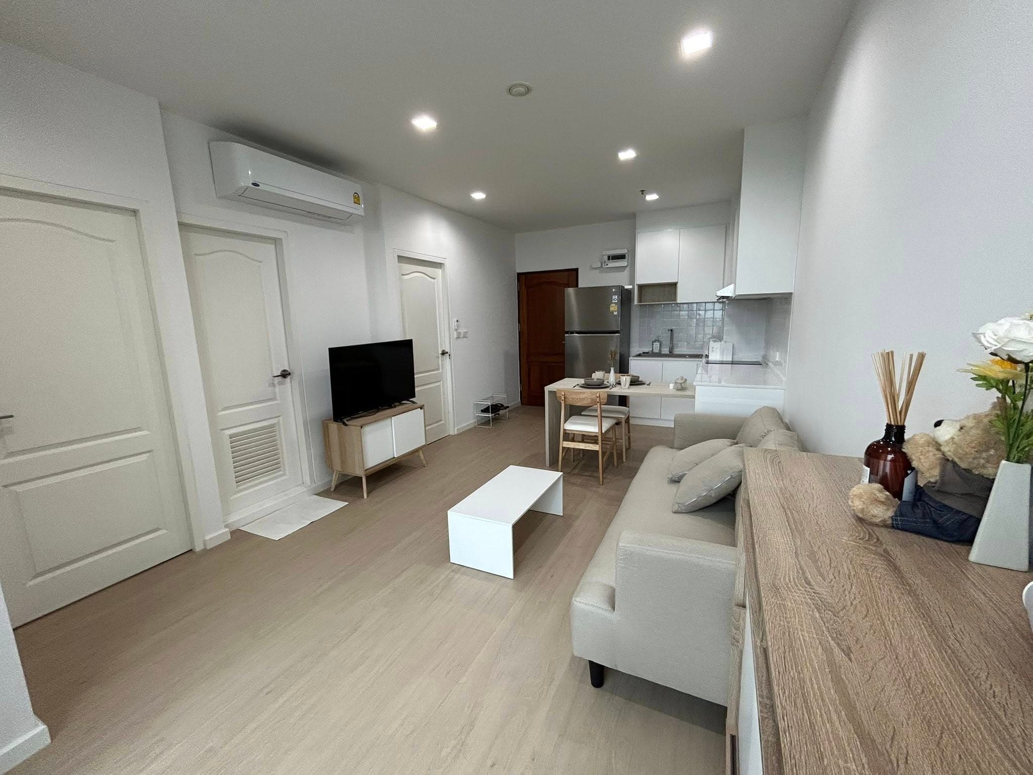 Sathorn House · 2 Beds Condo, 54 sqm, for Rent