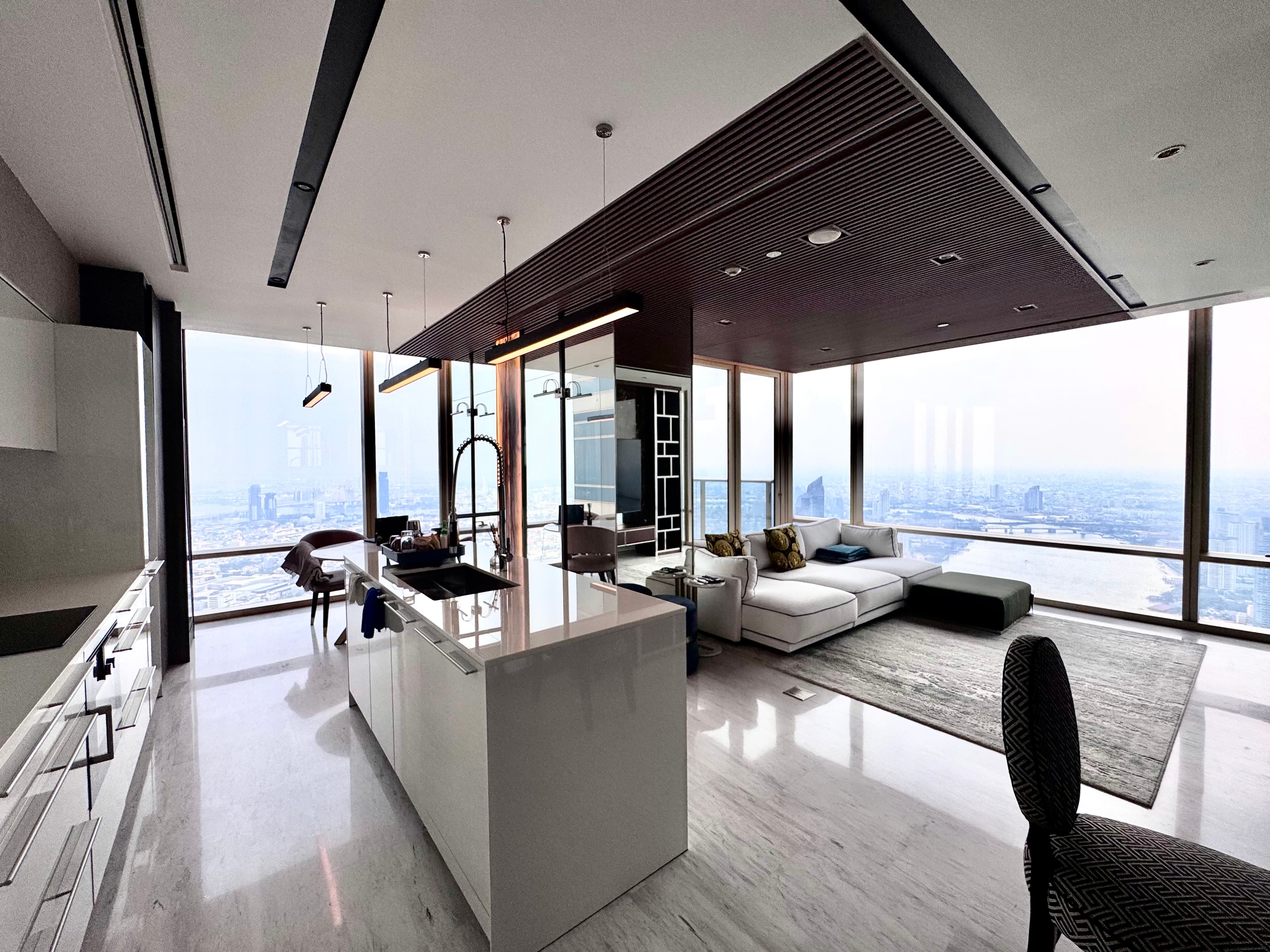 Four Seasons Private Residences · 2 Beds Condo, 119.88 sqm, for Rent