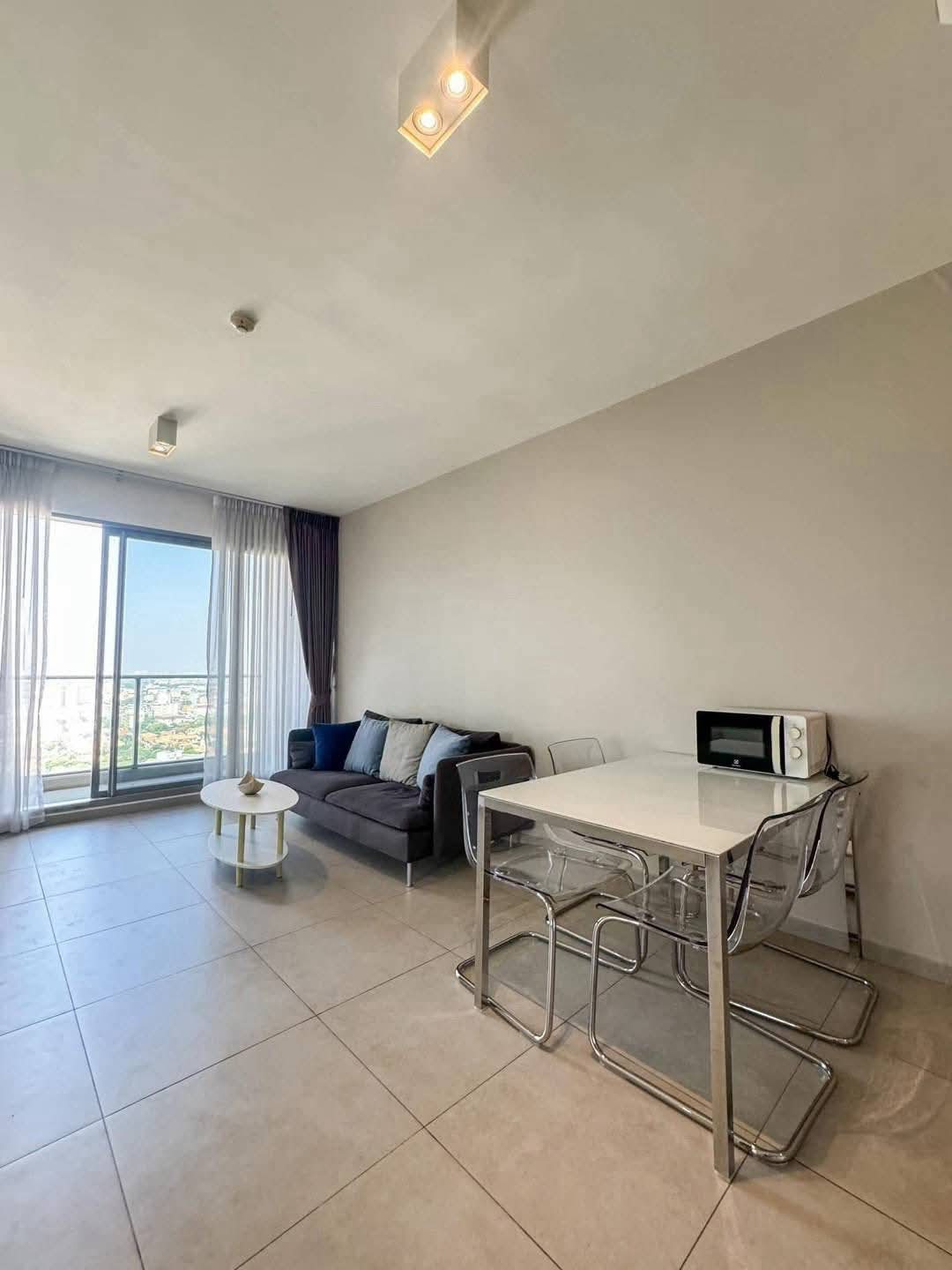 ขาย คอนโด The Lofts Ekkamai · 2 ห้องนอน · 70 ตร.ม.