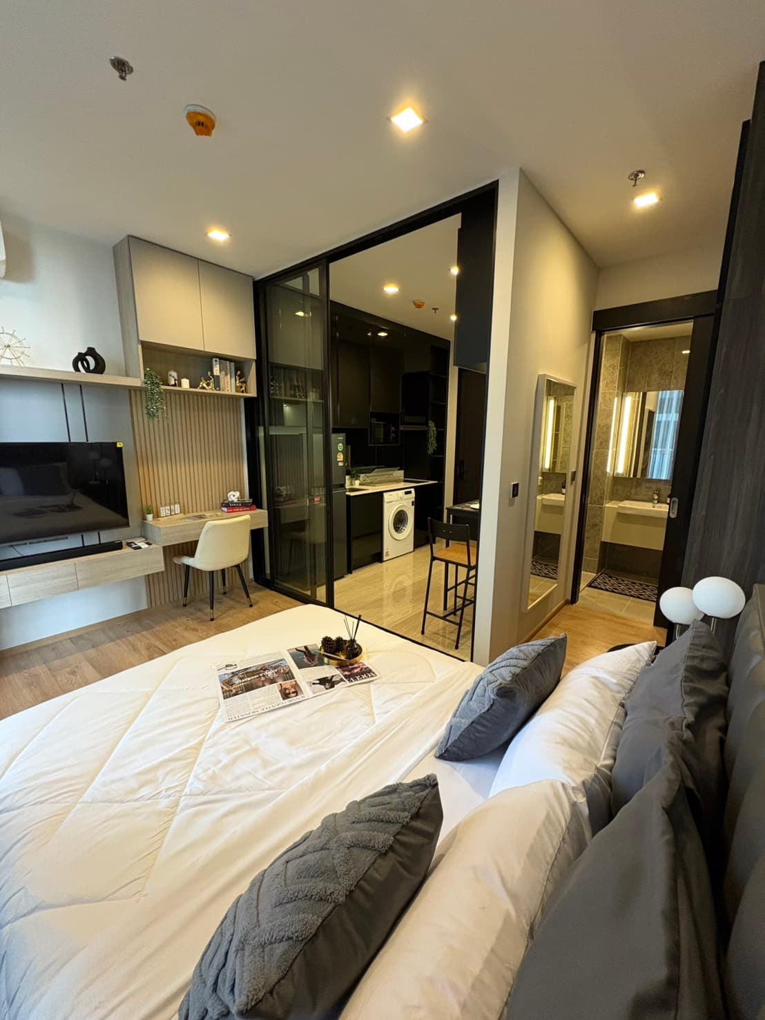 Noble Around Ari · 1 Bed Condo, 27 sqm, for Rent
