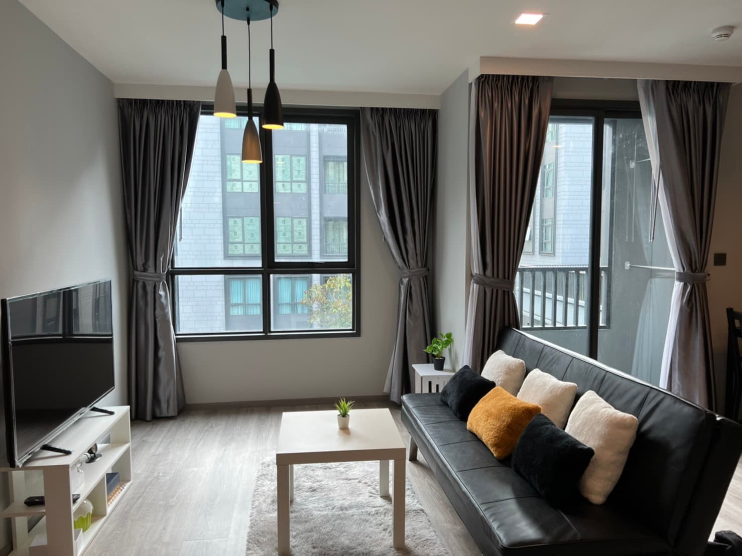 Maestro 19 Ratchada 19 - Vipha · 2 Beds Condo, 61.03 sqm, for Sale or Rent