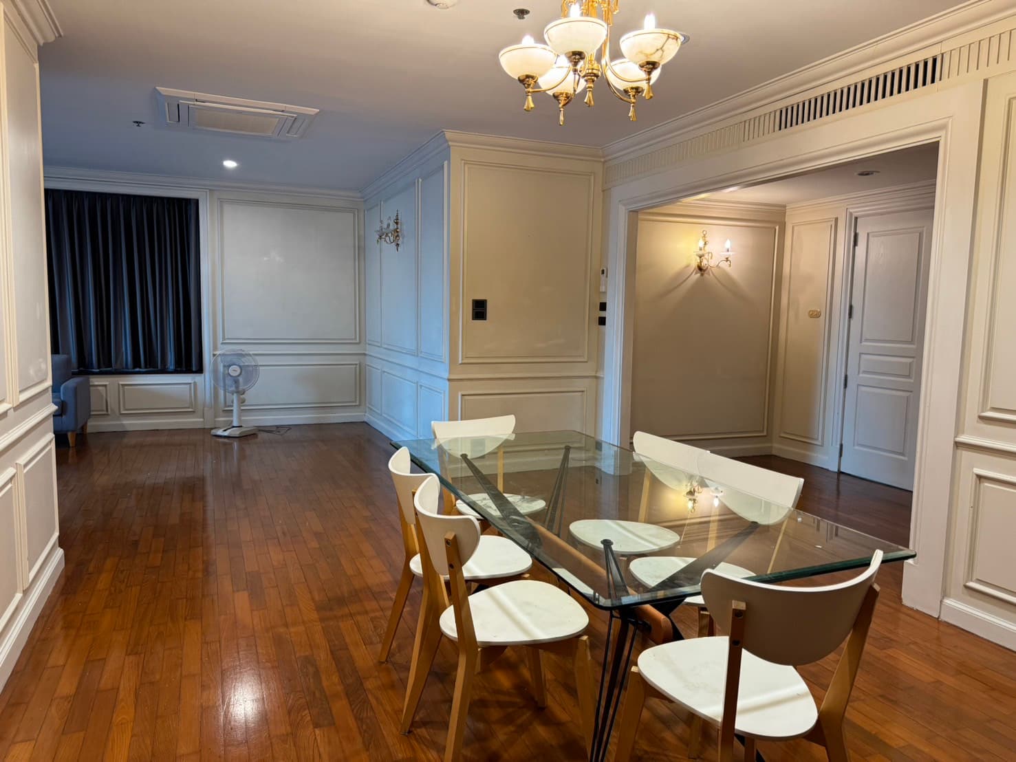 Grand Langsuan · 3 Beds Condo, 180.67 sqm, for Sale