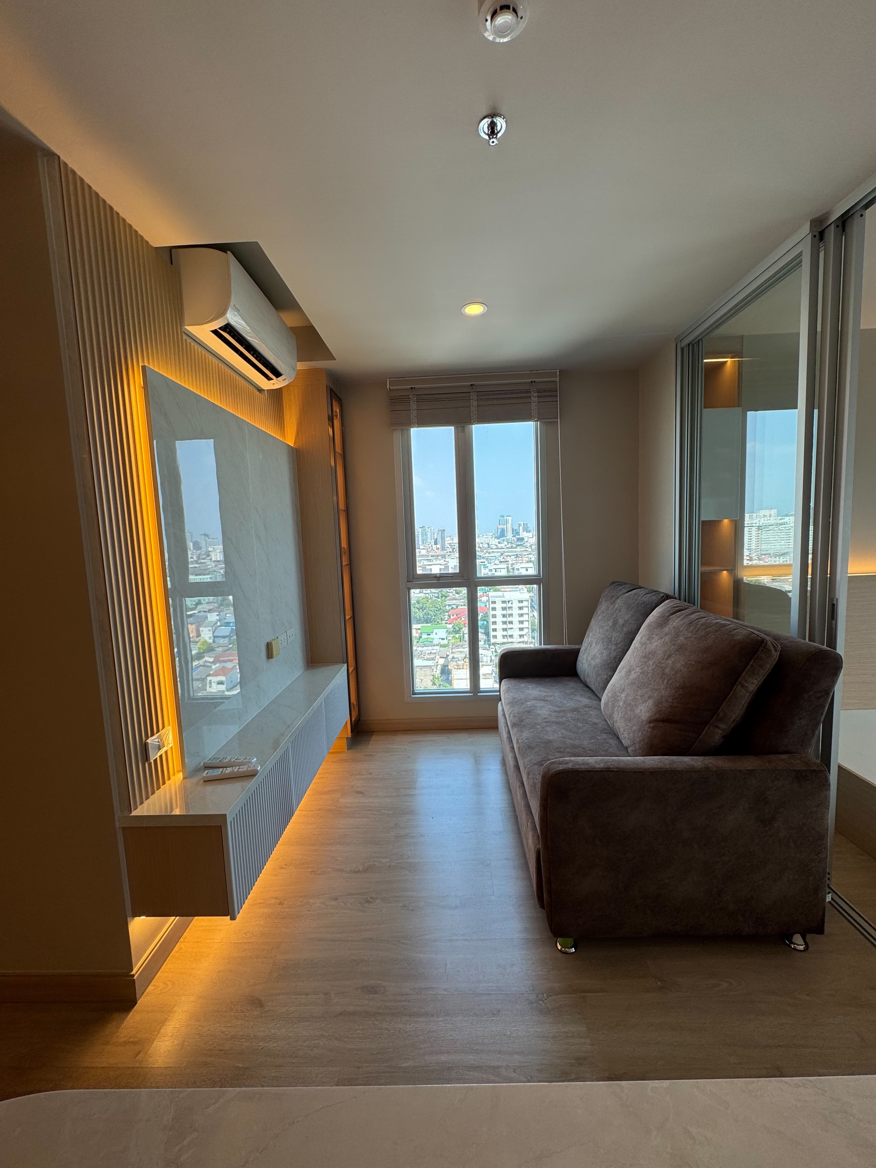Lumpini Selected Sutthisan-Saphan kwai · 1 Bed Condo, 33 sqm, for Sale