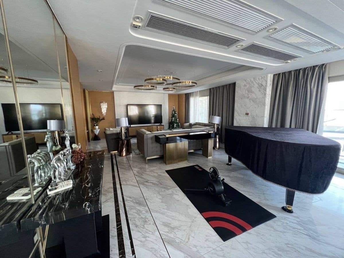 ขาย คอนโด Le Raffine Sukhumvit 24 · 3 ห้องนอน · 371 ตร.ม.