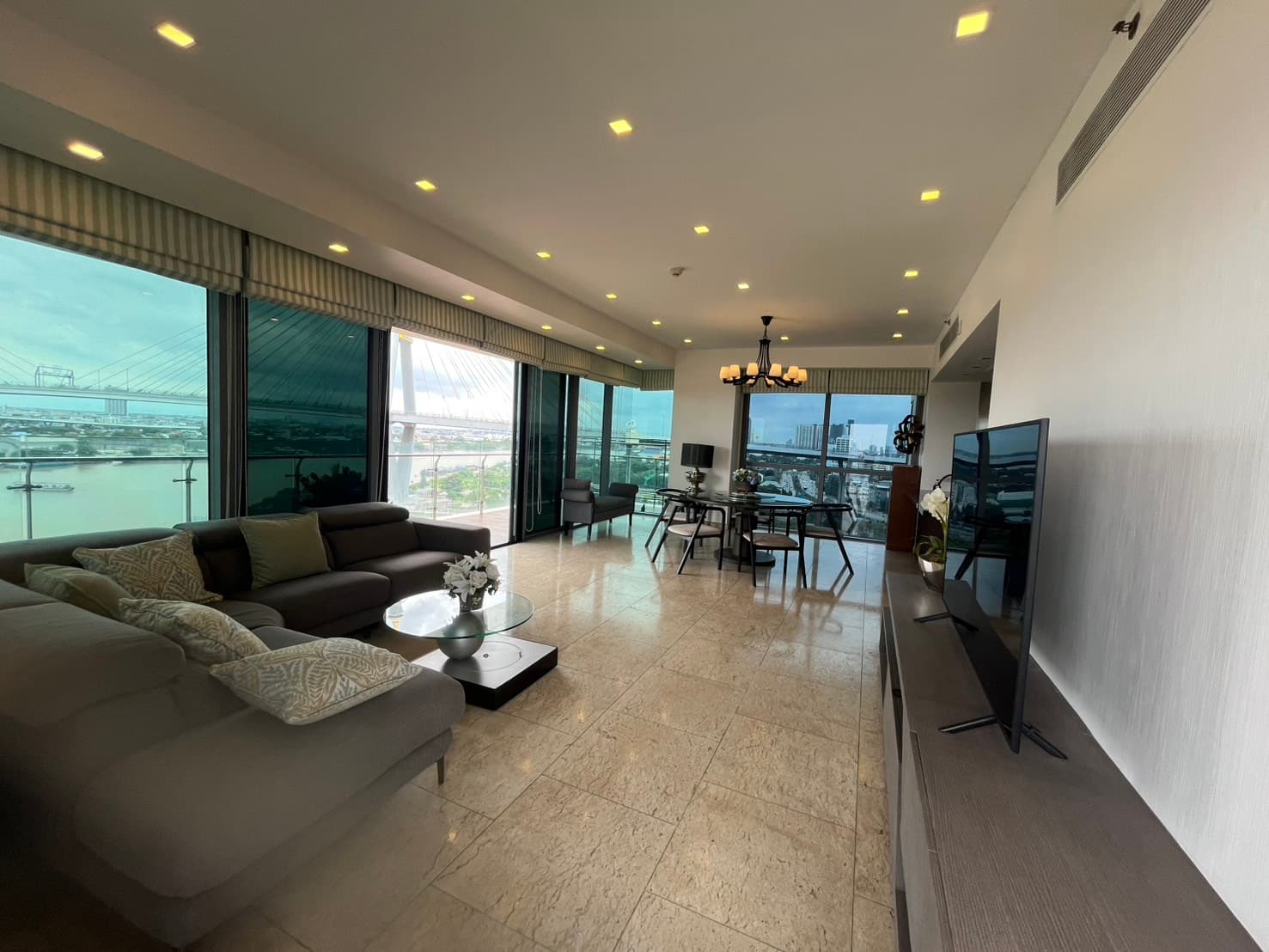 The Pano Rama 3 · 3 Beds Condo, 222.6 sqm, for Sale or Rent