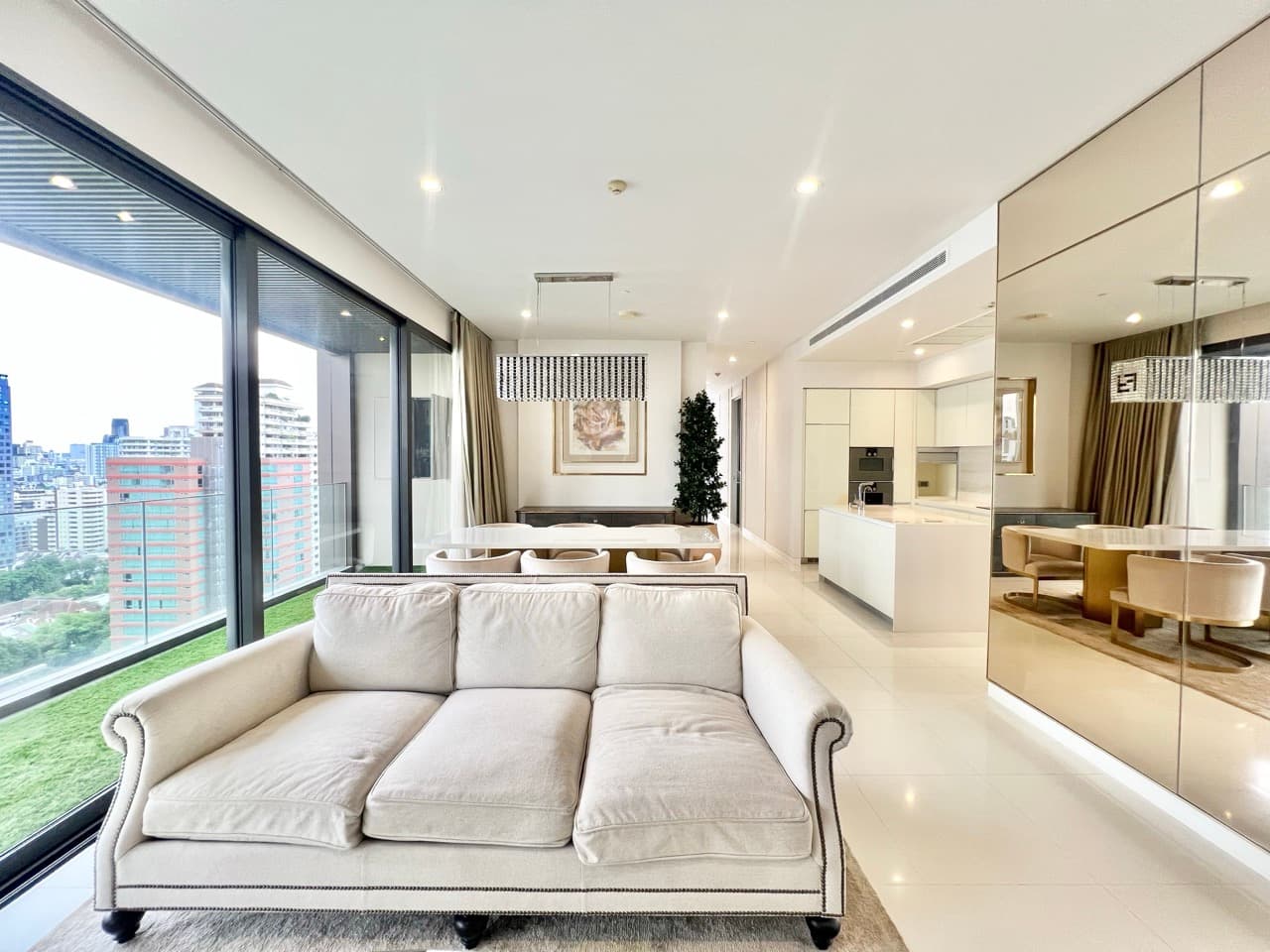 Vittorio Sukhumvit 39 · 2 Beds Condo, 141 sqm, for Sale