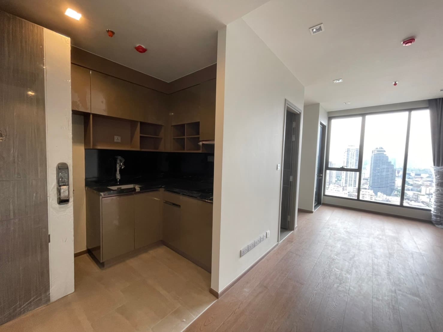 Ideo Q Victory · Studio Condo, 28 sqm, for Sale