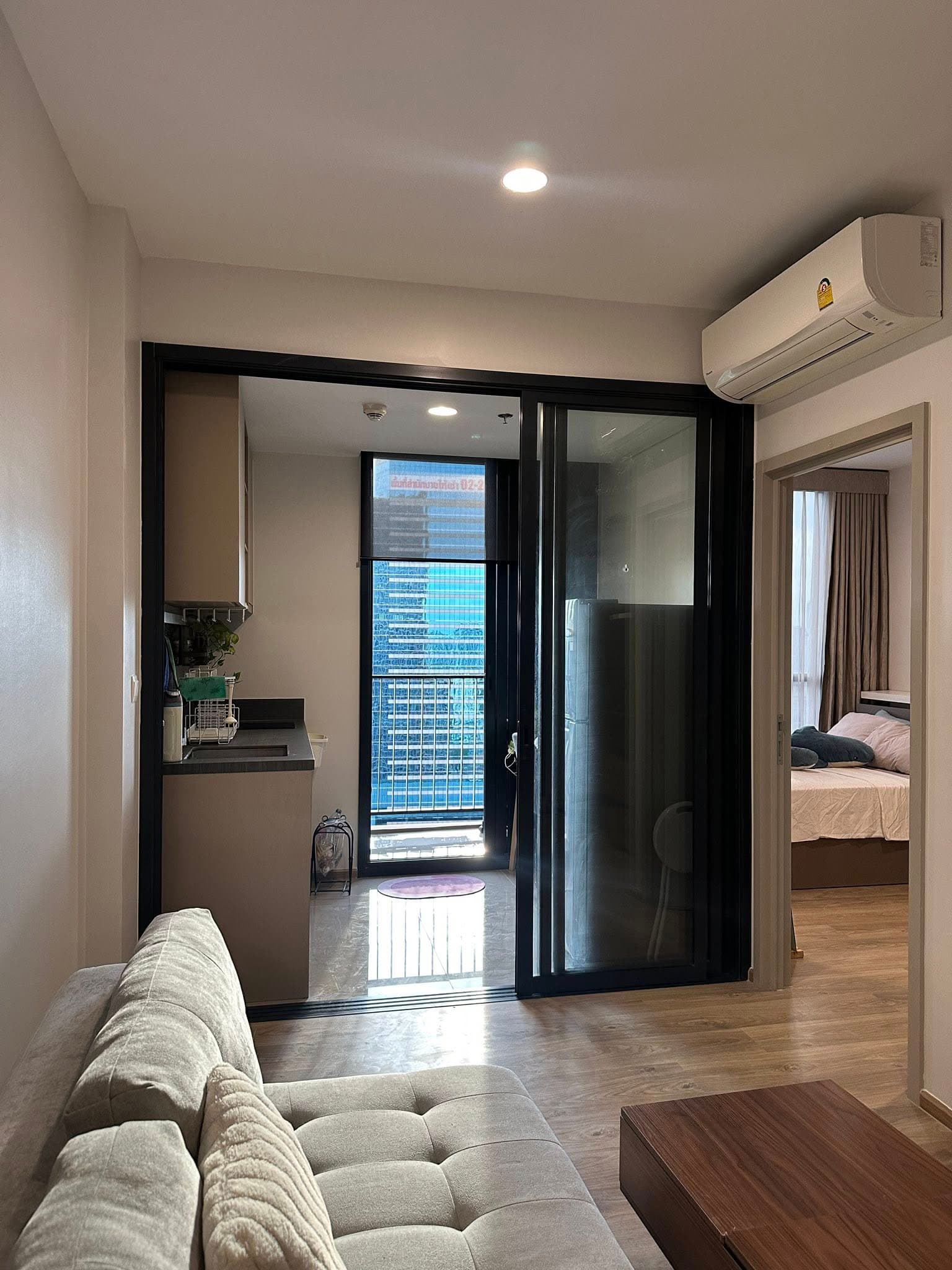 ให้เช่า คอนโด Oka Haus Sukhumvit 36 · 1 ห้องนอน · 34.5 ตร.ม.