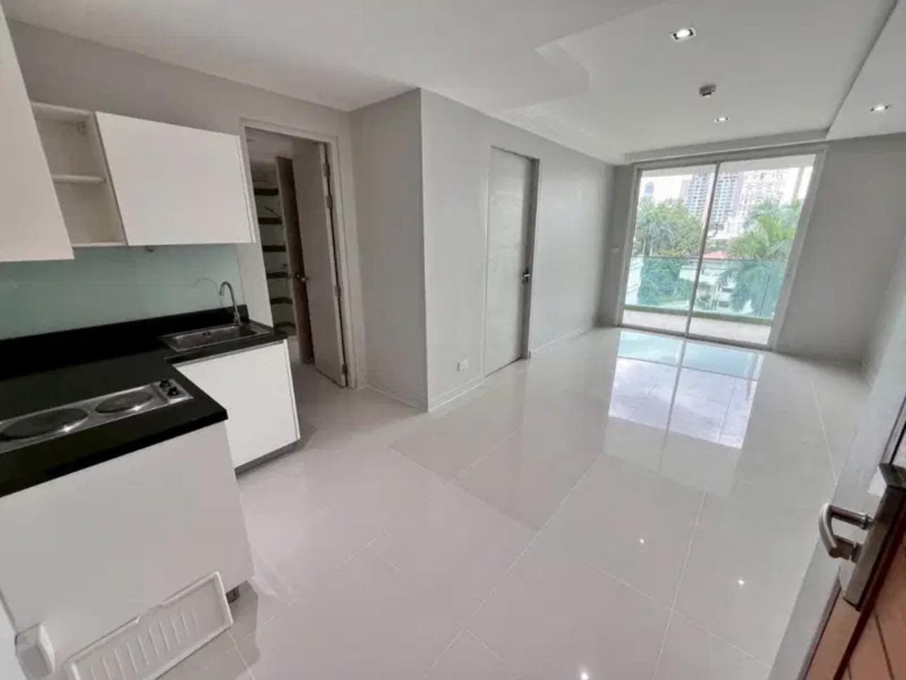 ขาย คอนโด Beverly 33 Serviced Suite · 1 ห้องนอน · 50 ตร.ม.