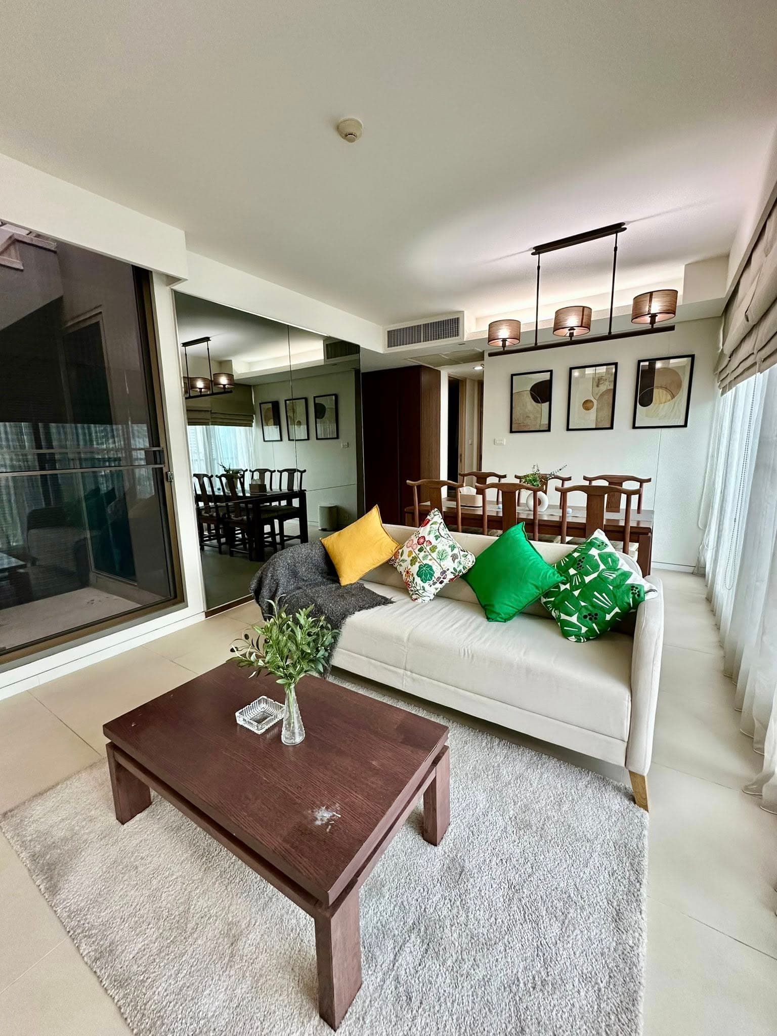 Rent a luxury condo Siamese 39 with 3 bedrooms near BTS Phrom Phong 113 sq.m. for only 70,000 Baht/month!
