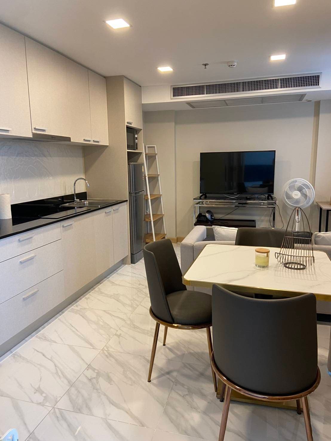 The Reserve Phahol - Pradipat · 1 Bed Condo, 42.35 sqm, for Sale