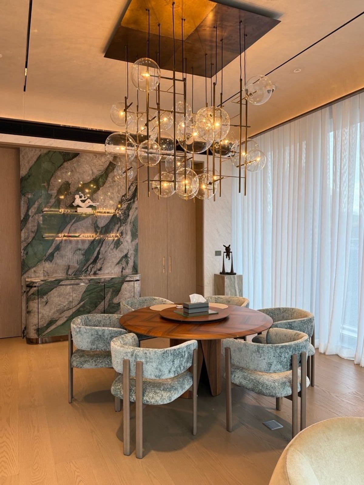 SCOPE Langsuan · 2 Beds Condo, 156.55 sqm, for Sale or Rent