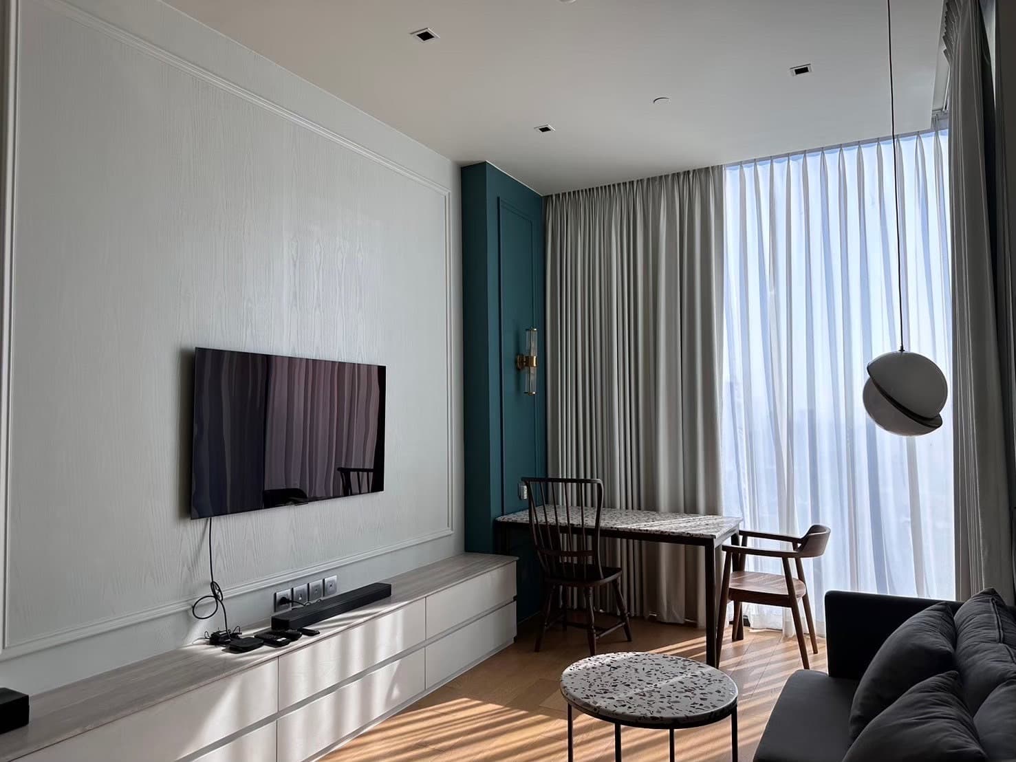 28 Chidlom · 1 Bed Condo, 43.85 sqm, for Sale