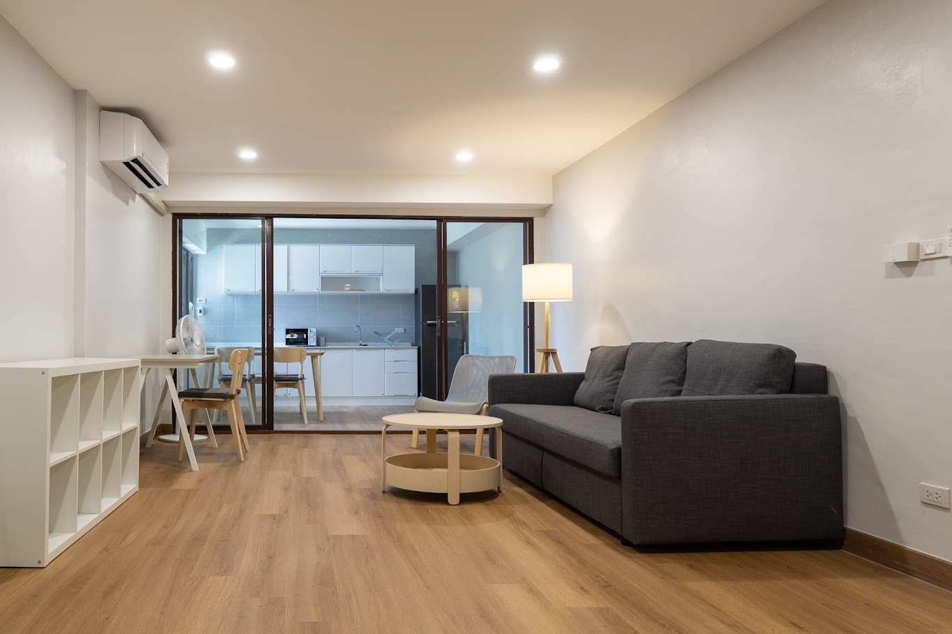 Sriwara Mansion · 2 Beds Condo, 80 sqm, for Rent