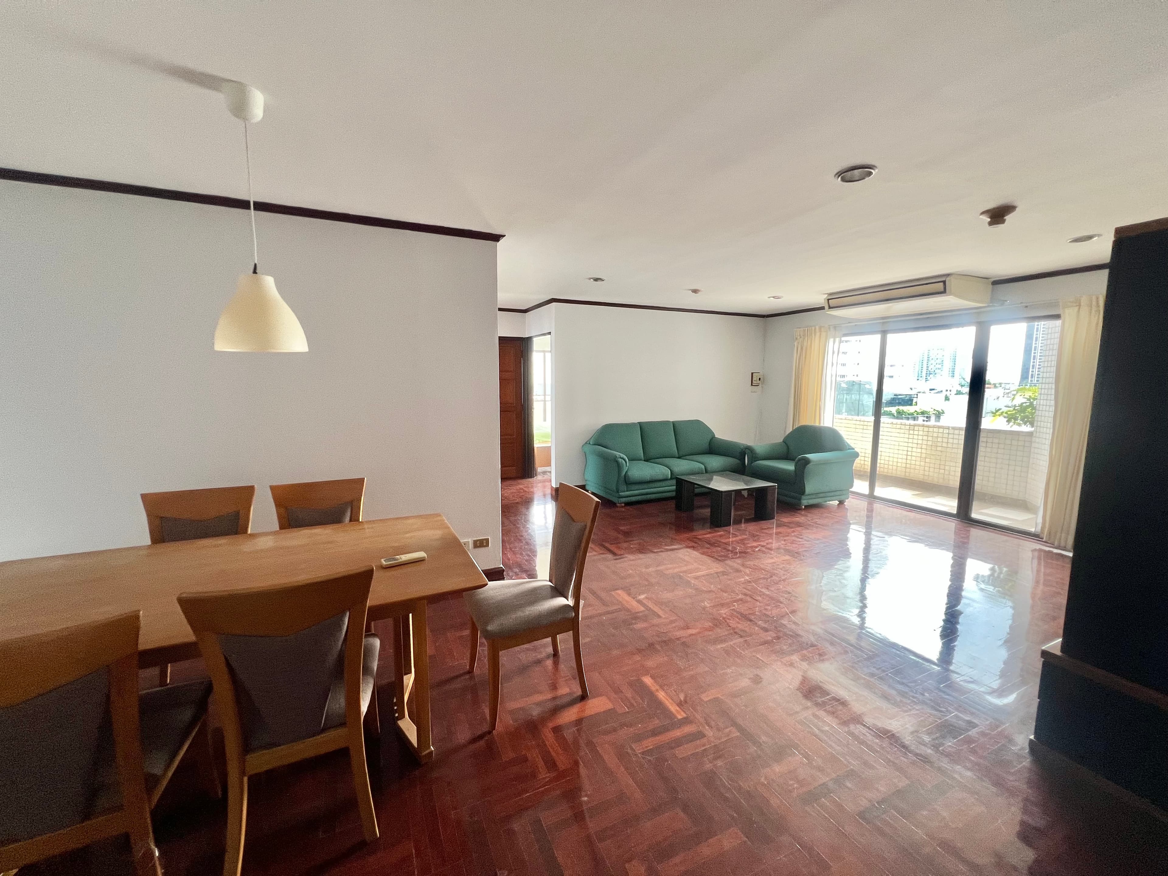 Richmond Palace Sukhumvit 43 · 3 Beds Condo, 164 sqm, for Sale