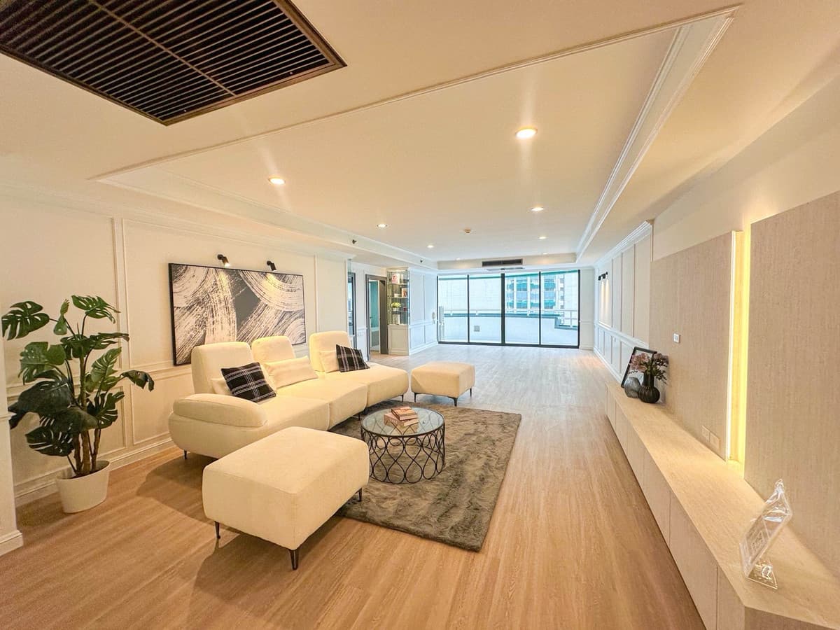 ขาย คอนโด Las Colinas Condo · 3 ห้องนอน · 240.1 ตร.ม.