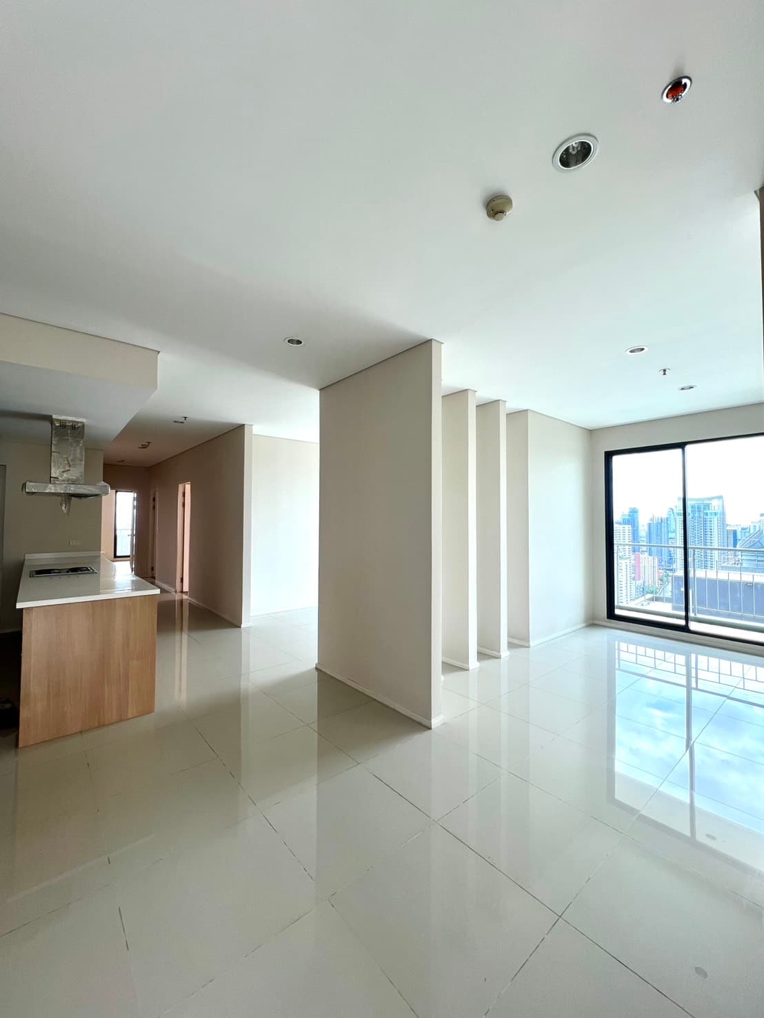 Villa Asoke · 5 Beds Condo, 336.6 sqm, for Sale