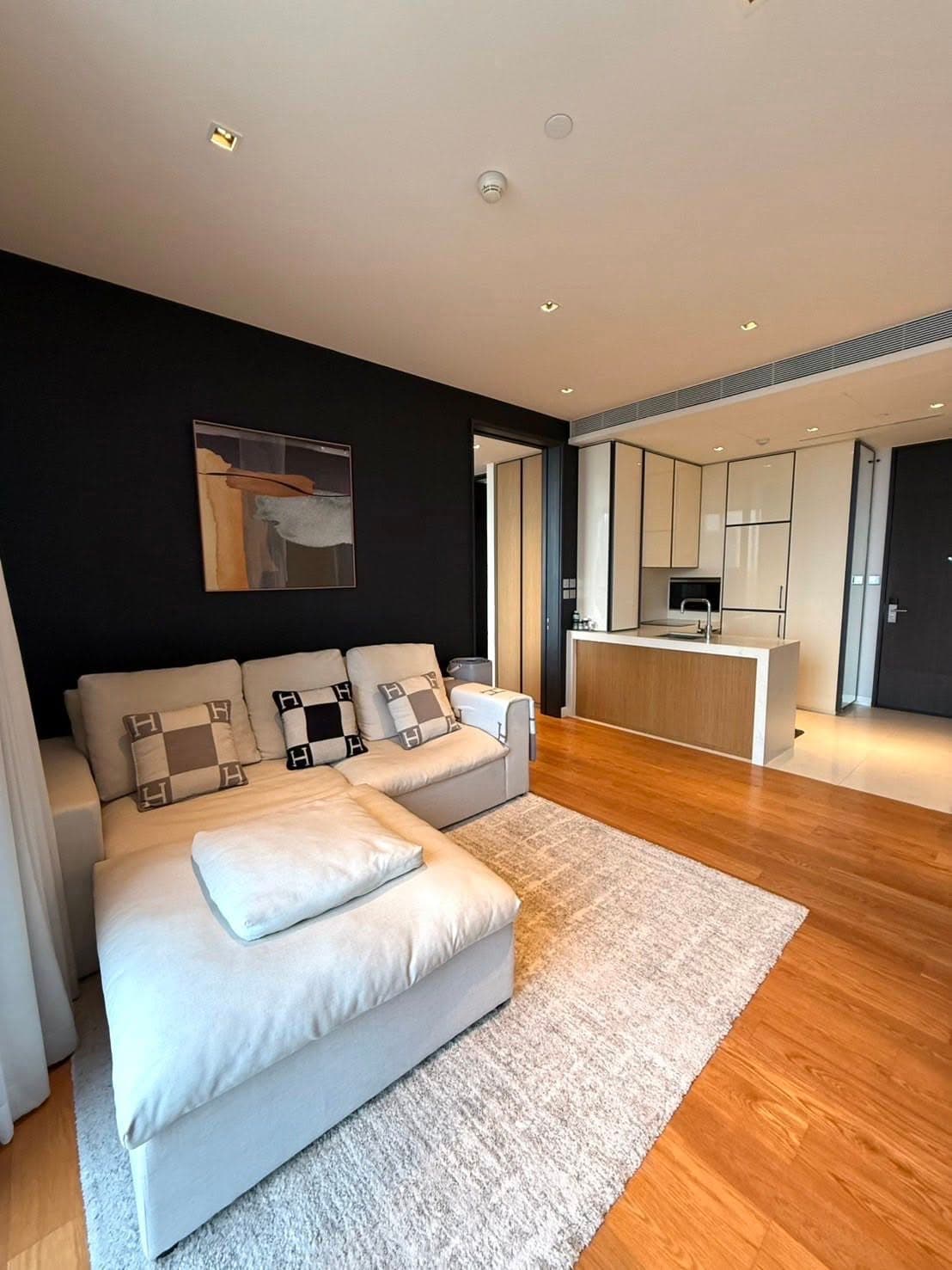 Beatniq Sukhumvit 32 · 1 Bed Condo, 60 sqm, for Sale or Rent
