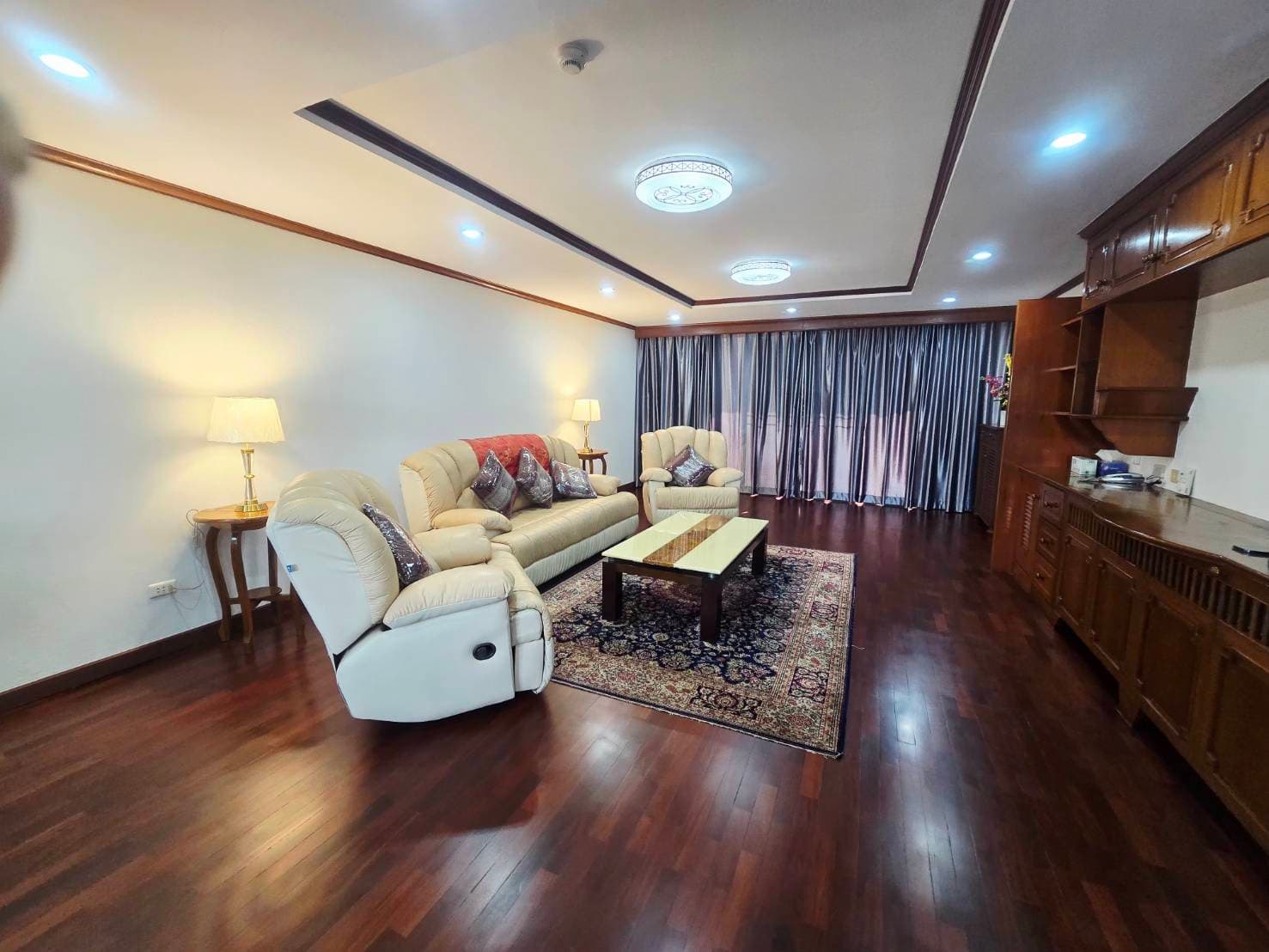 Regent On The Park 1 · 3 Beds Condo, 250 sqm, for Sale