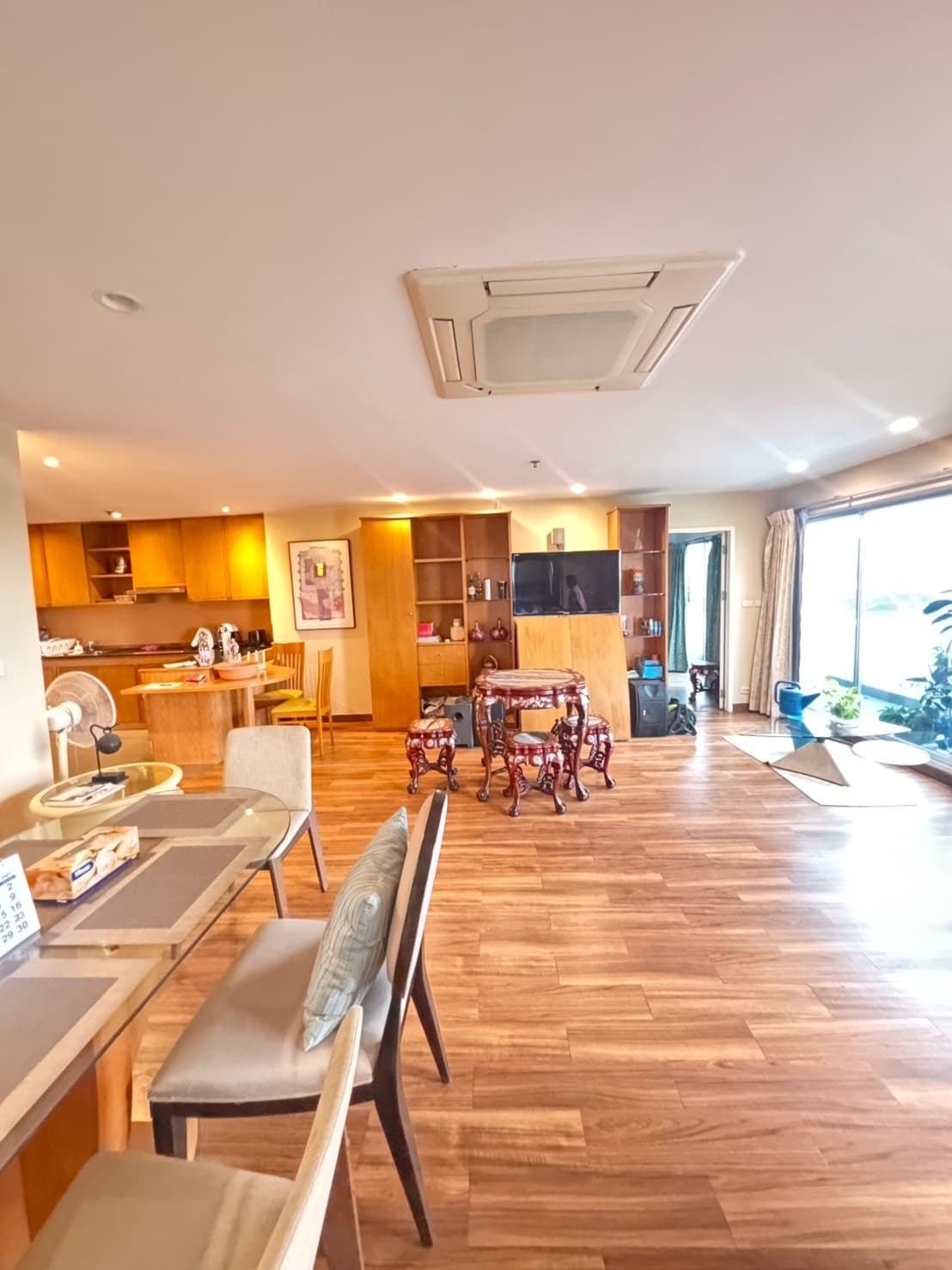 ขาย คอนโด The Executive Regent · 3 ห้องนอน · 200.87 ตร.ม.