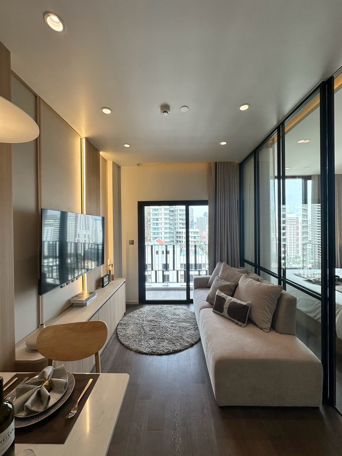 ขาย/เช่า คอนโด Muniq Sukhumvit 23 · 1 ห้องนอน · 43 ตร.ม.