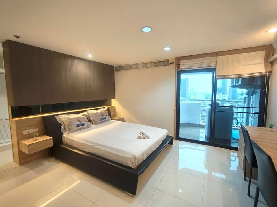 Waterford Diamond · 2 Beds Condo, 83.65 sqm, for Rent