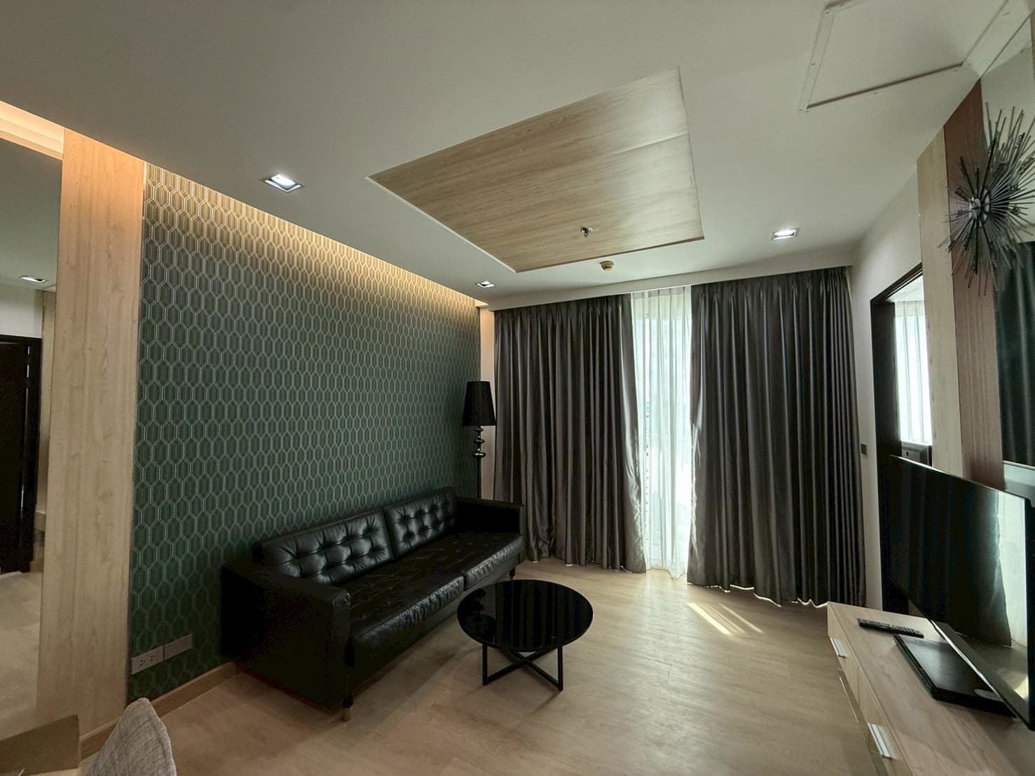 Sky Walk (Weltz Residences) · 1 Bed Condo, 51.77 sqm, for Rent